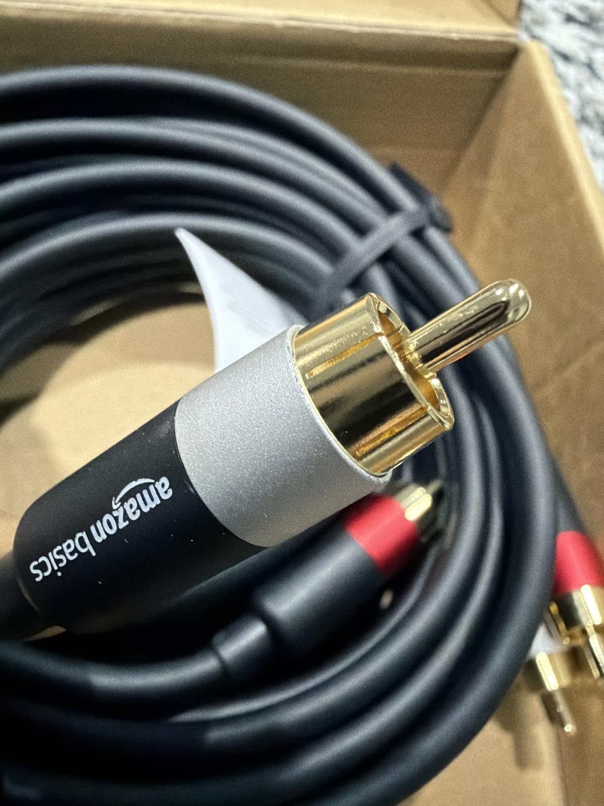 Amazon Basics 2 RCA Audio Cable for Amplifier, Active Speakers, Subwoofer or Hi-Fi System with Gold-Plated Plugs, 8 Feet, Black customer photo 2