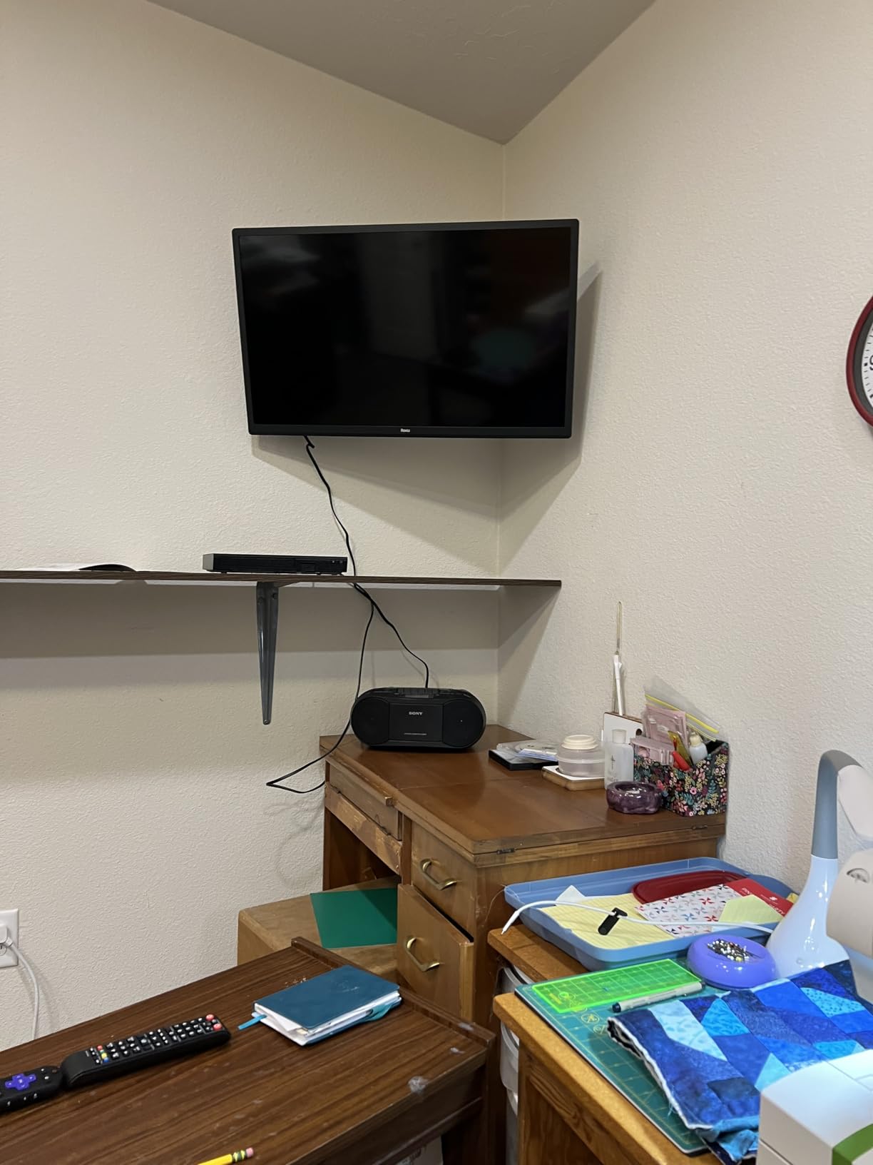 Mount-It! Full Motion TV Wall Mount Bracket for 13-42