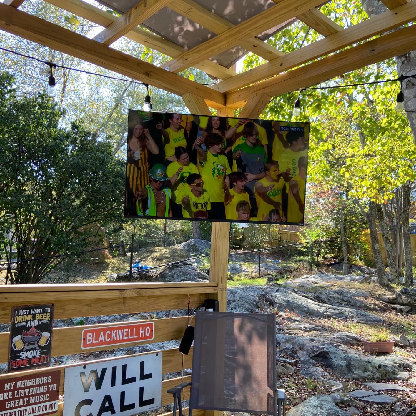 Mount-It! Locking RV TV Mount with Dual Wall Plates & Quick Release | Full Motion Rust-Resistant Aluminum Arm for Indoor & Outdoor Use in Camper, Trailer, RV | 13-42 Inch Screens, VESA 200 Compatible customer photo 1