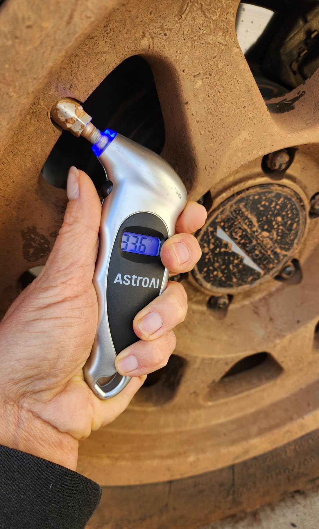 AstroAI Digital Tire Pressure Gauge 0-150PSI Calibrated to ANSI B40.7 +/-1PSI, Accurate in 0.1 Increments, 4 Units for Car Truck Bicycle with Backlight LCD, Silver customer photo 2