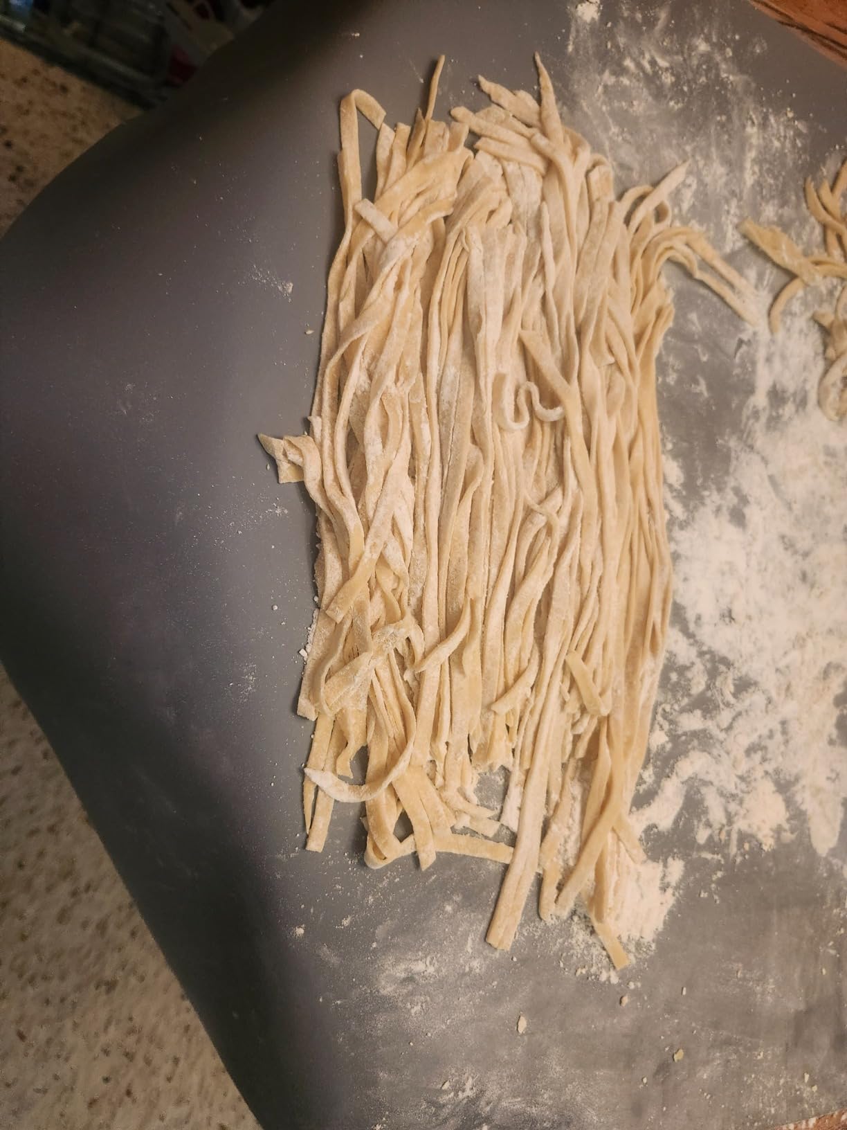 Nuvantee Pasta Maker with 7 Adjustable Thickness Settings - 2 in 1 Noodle Maker with Rollers and Cutter, Make Spaghetti, Fettuccini, Lasagna, & More customer photo 2