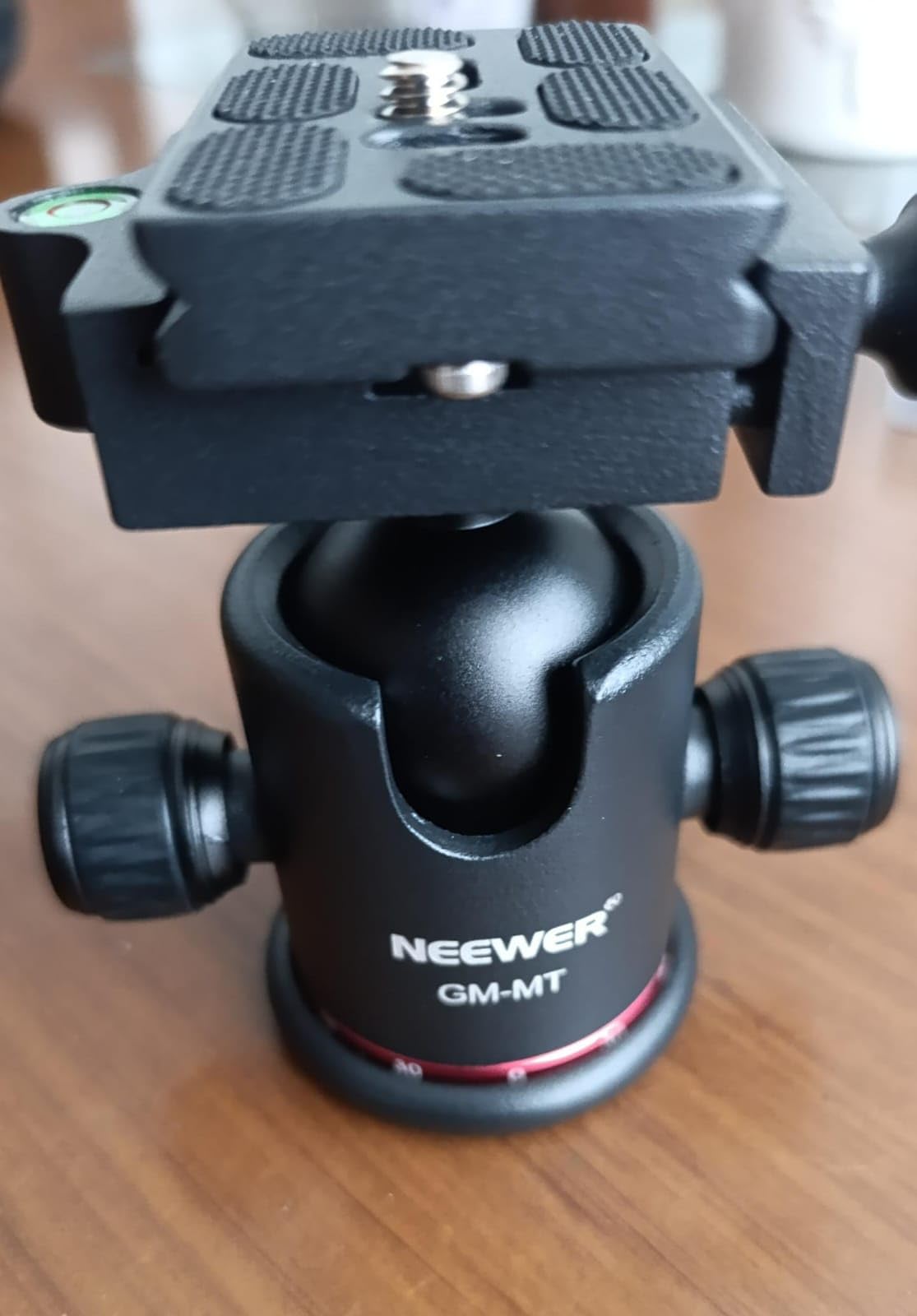 Neewer Professional Metal 360 Degree Rotating Panoramic Ball Head with 1/4 inch Quick Release Plate and Bubble Level, up to 17.6pounds/8kilograms, for Tripod, Monopod, Slider, DSLR Camera, Camcorder customer photo 1