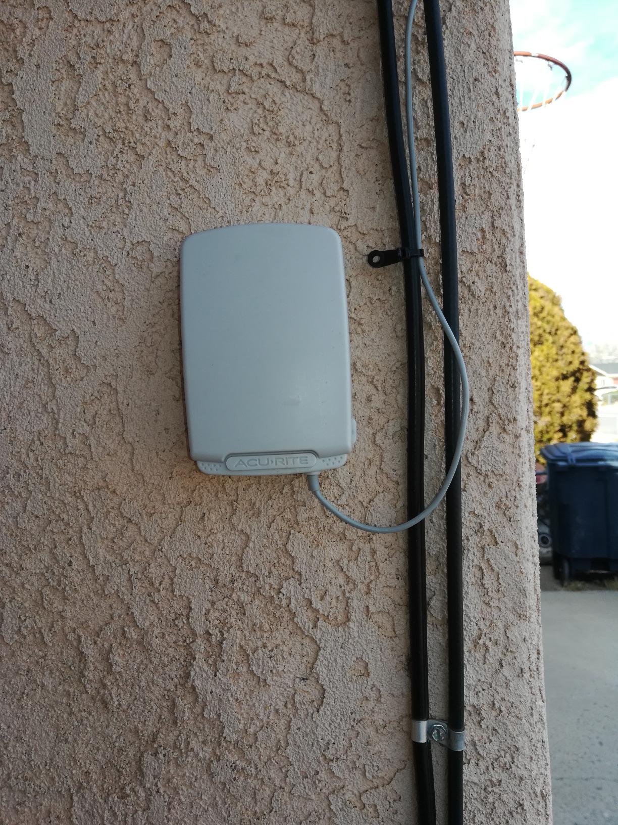 AcuRite Iris (5-in-1) Professional Weather Station with LCD Display and Lightning Detection customer photo 2