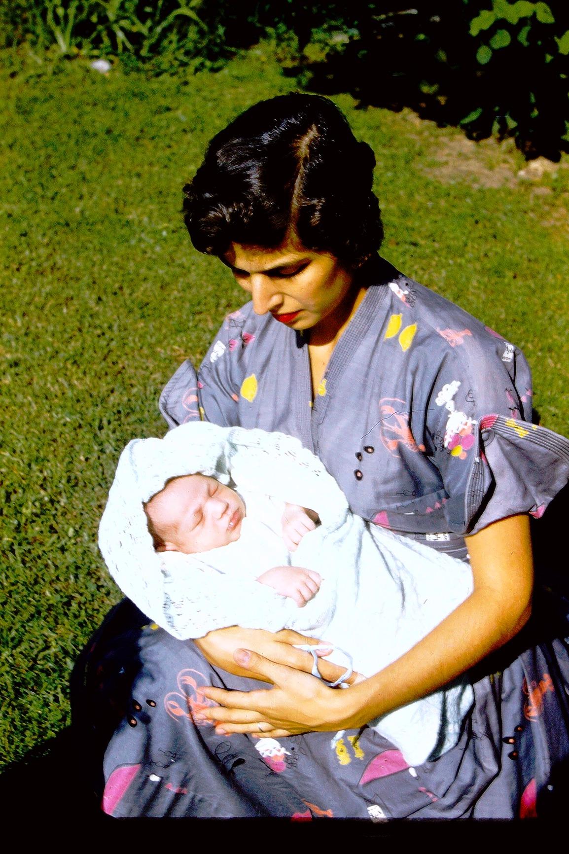 Wolverine Titan 8-in-1 High Resolution 35mm, 127, 126, 110 and APS Film to Digital Converter with 4.3