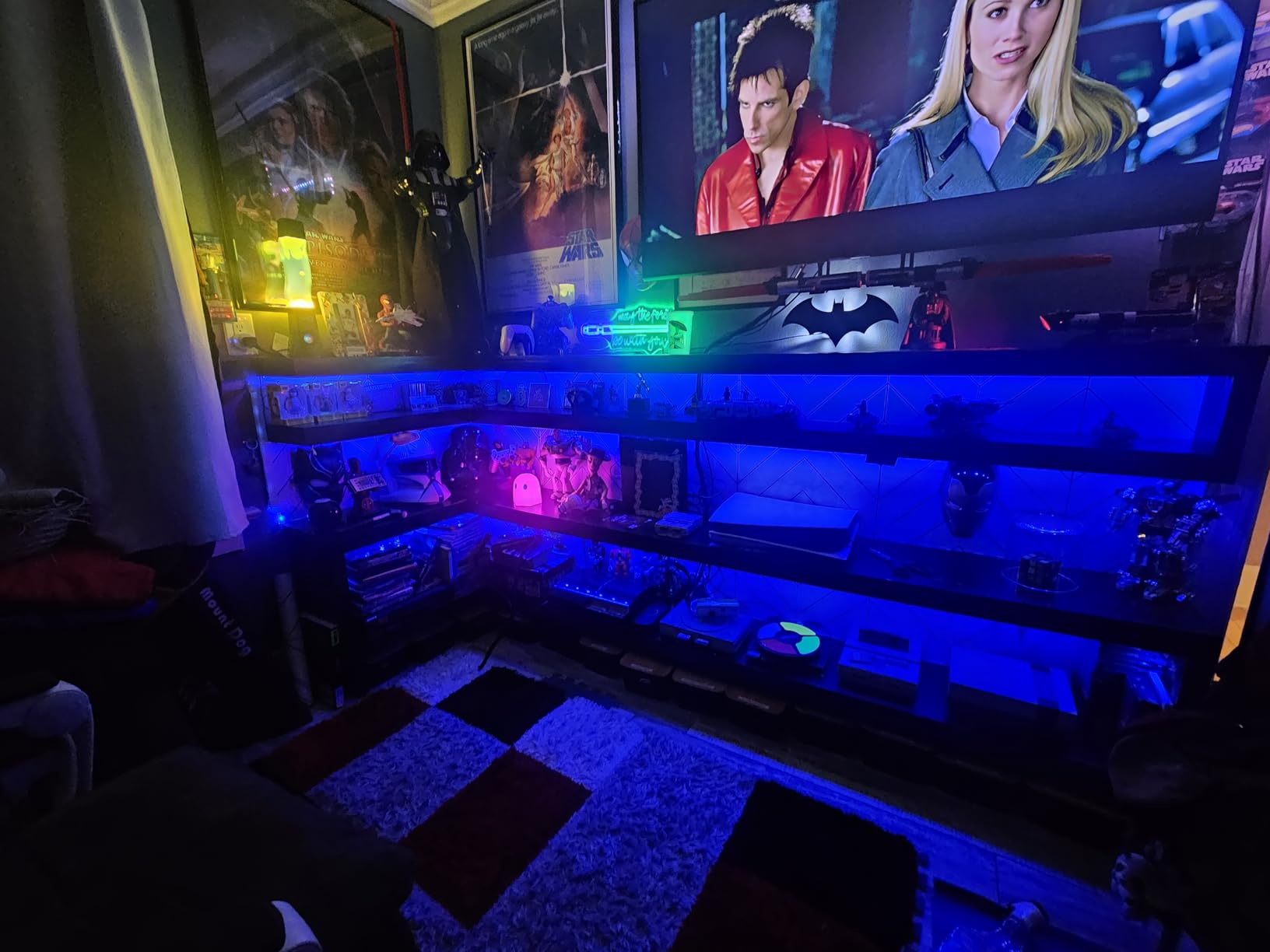 MantelMount- MM340 Above Fireplace Pull Down TV Mount- Televisions 44