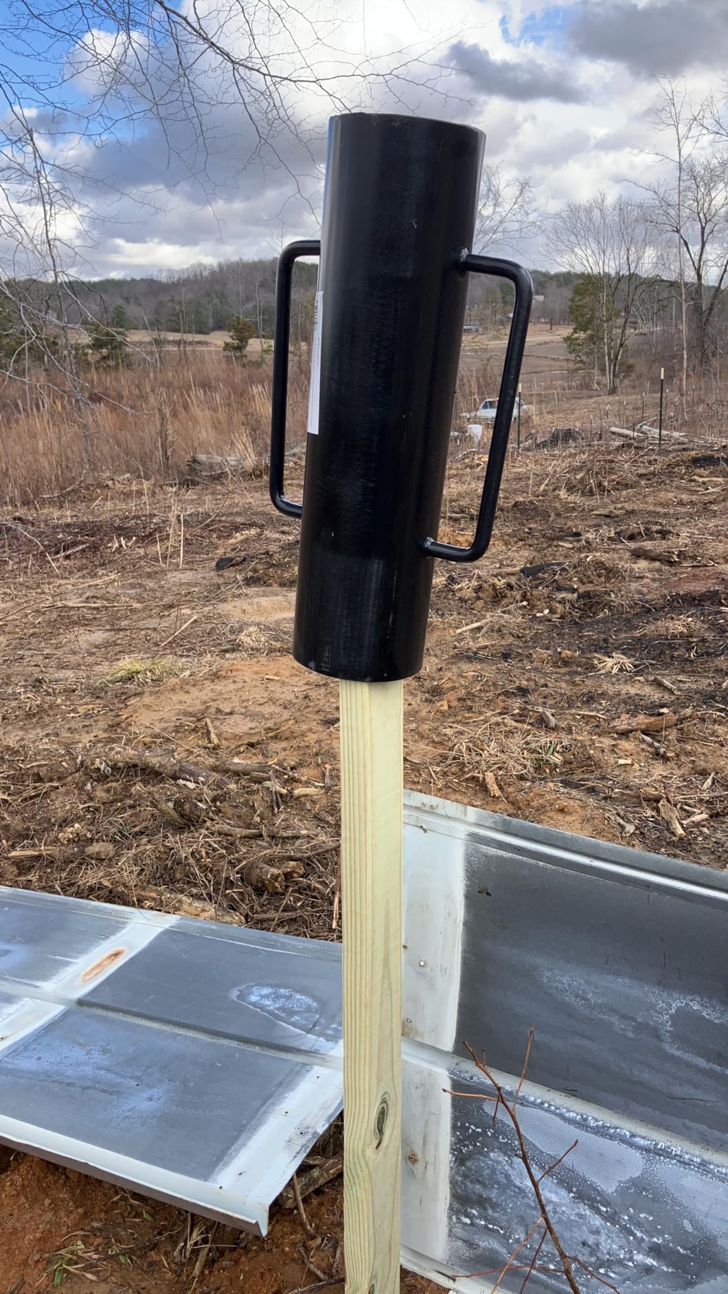 MTB Supply 1 Pack 24 Inch Black Fence Post Driver with Handle 18LB Iron T Post Pole Pounder Hand Post Rammer for U Fence Post Wooden Post customer photo 1