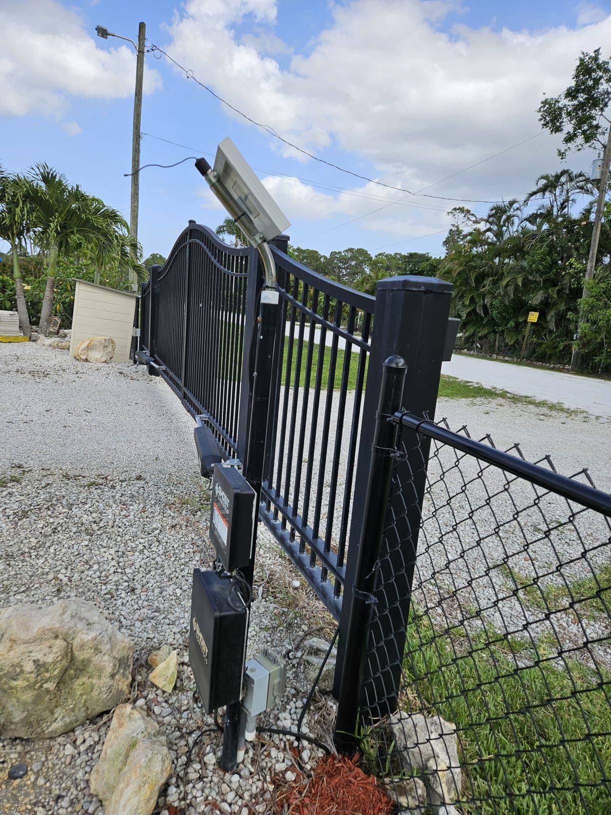 Ghost Controls TDS2XP Heavy-Duty Solar Dual Automatic Gate Opener Kit for Swing Gates Up to 20 Feet customer photo 1