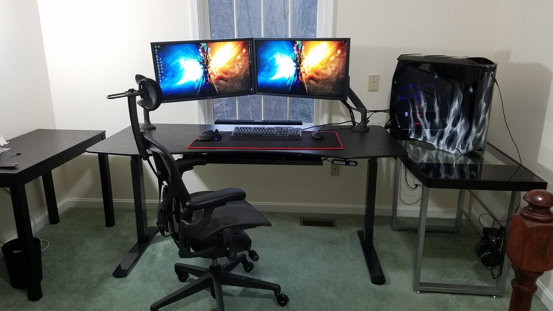 Herman Miller Aeron Ergonomic Chair - Size B, Graphite customer photo 1