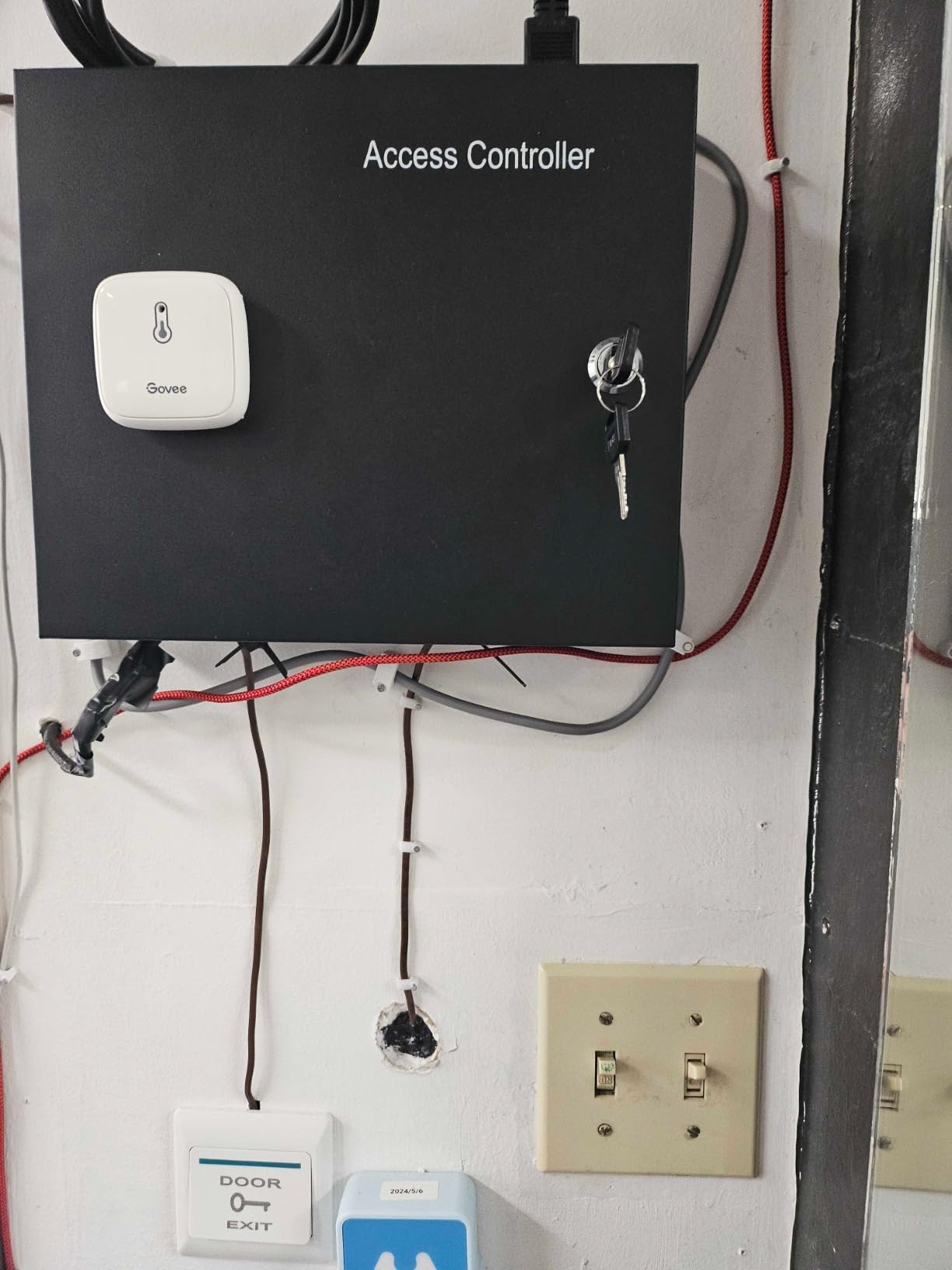 MENGQI-CONTROL 4 Door Access Control System with 600lbs Magnetic Lock Entry Access Control Panel 110V Power Supply Box RFID Reader Exit Button Enroll USB Reader RFID Card Key Fob APP Remote Open Lock customer photo 1