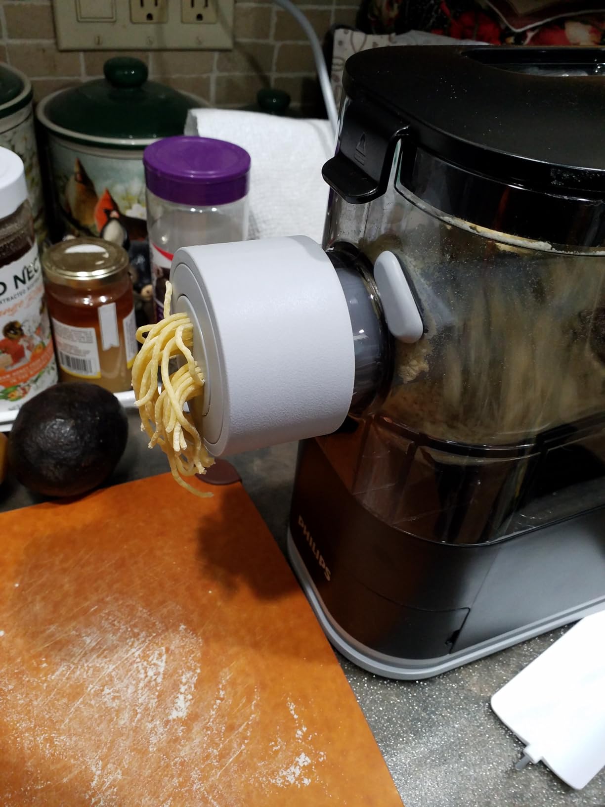 Philips Kitchen Appliances Compact Pasta and Noodle Maker, Viva Collection, Comes with 3 Default Classic Pasta Shaping Discs, Fully Automatic, Recipe Book, Small, White (HR2370/05) customer photo 2