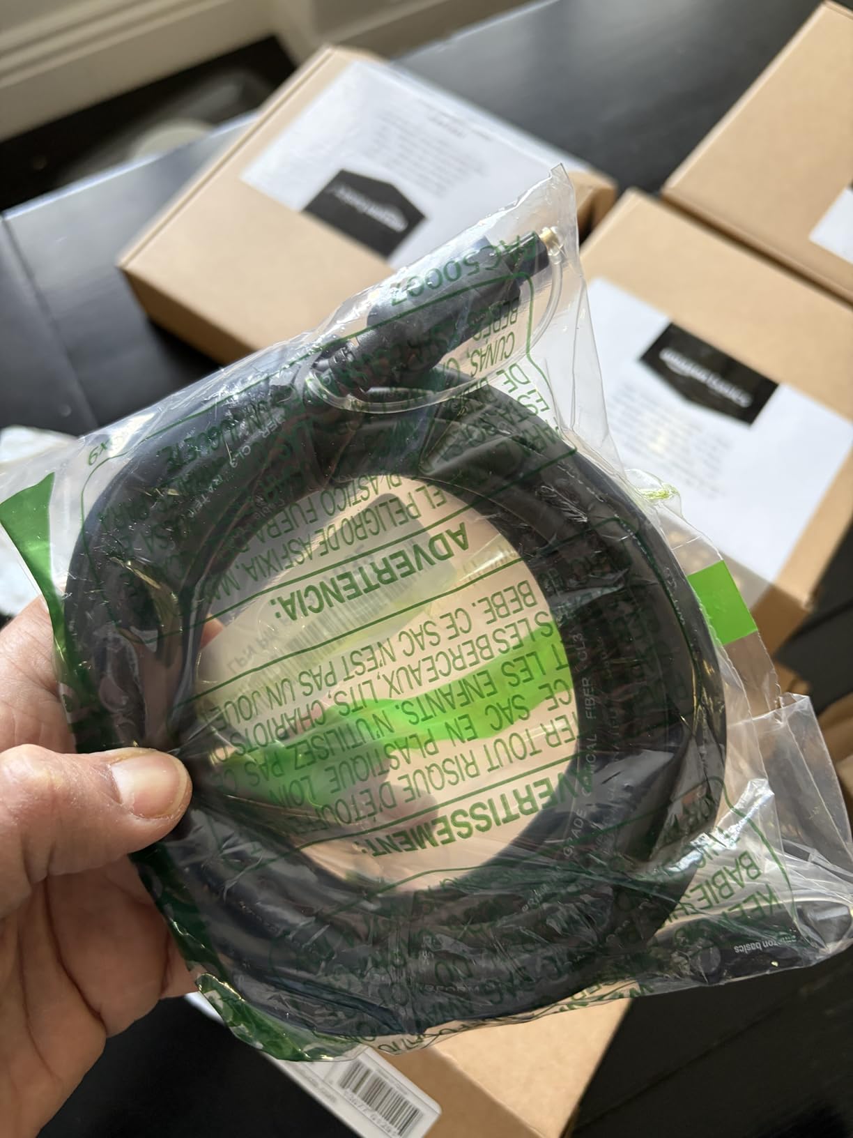 Amazon Basics Toslink Digital Optical Audio Fiber Optic Cable, CL3 Rated, Multi-Channel, for Sound Bar, Audio System, Home Theatre, Gold-Plated Connectors, 15 Foot, Black customer photo 1