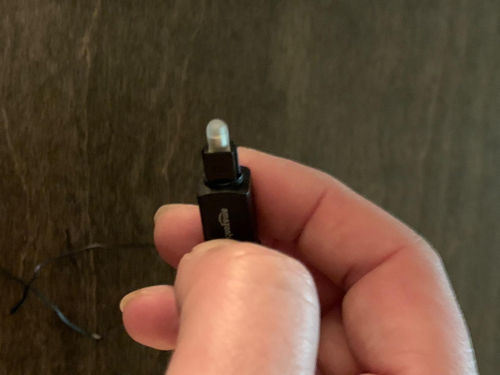 Amazon Basics Toslink Digital Optical Audio Fiber Optic Cable, CL3 Rated, Multi-Channel, for Sound Bar, Audio System, Home Theatre, Gold-Plated Connectors, 15 Foot, Black customer photo 2