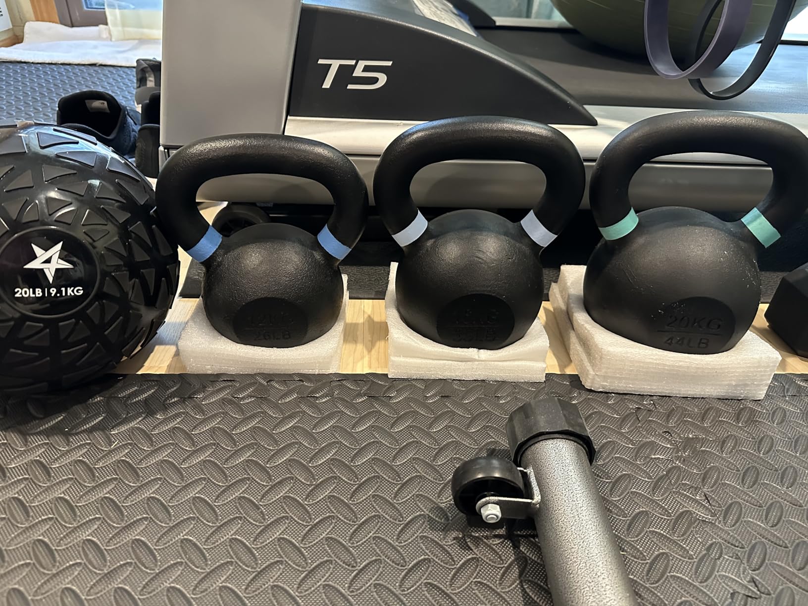 Yes4All Powder Coated Kettlebell, Cast Iron Core Kettlebells with Non-Slip Handle & Flat Bottom for Conditioning, Heavy Duty for Strength Training, 9lb to 71lb customer photo 1