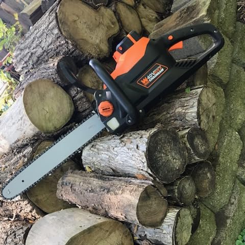 WEN Cordless Electric Chainsaw, 16-Inch Brushless with 40V Max 4Ah Battery and Charger (40417) customer photo 1