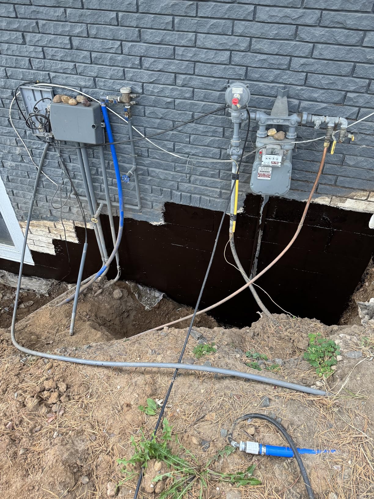 Liquid Rubber Basement and Foundation Repair Sealant - Waterproof Concrete Sealer & Crack Filler - Flexible Coating for Indoor & Outdoor Use - Waterproofing Paint - Black, 5 Gallon customer photo 1