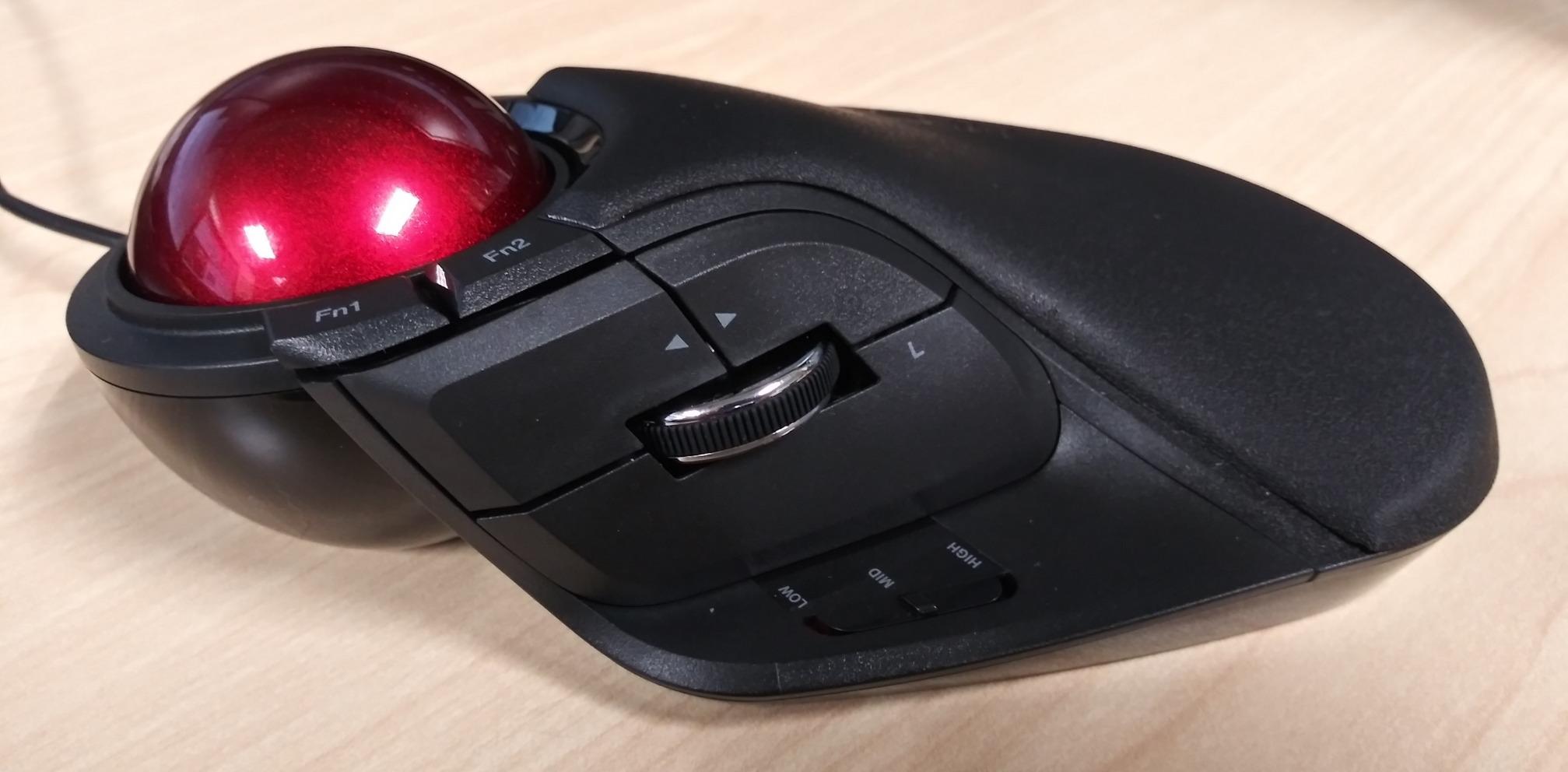 Elecom HUGE Trackball Mouse, Wired, Finger-Operated, 8-Button Function, Palm Rest Attached, 52mm Smooth Red Ball Windows11, macOS (M-HT1URBK) customer photo 1