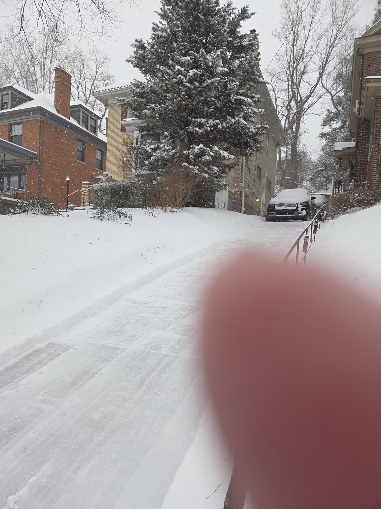 Snow Joe SN74016 40-Volt Cordless Electric Snow Shovel, Brushless Motor, 16-Inch width, 300lbs/Minute (Battery and Charger Included) customer photo 2