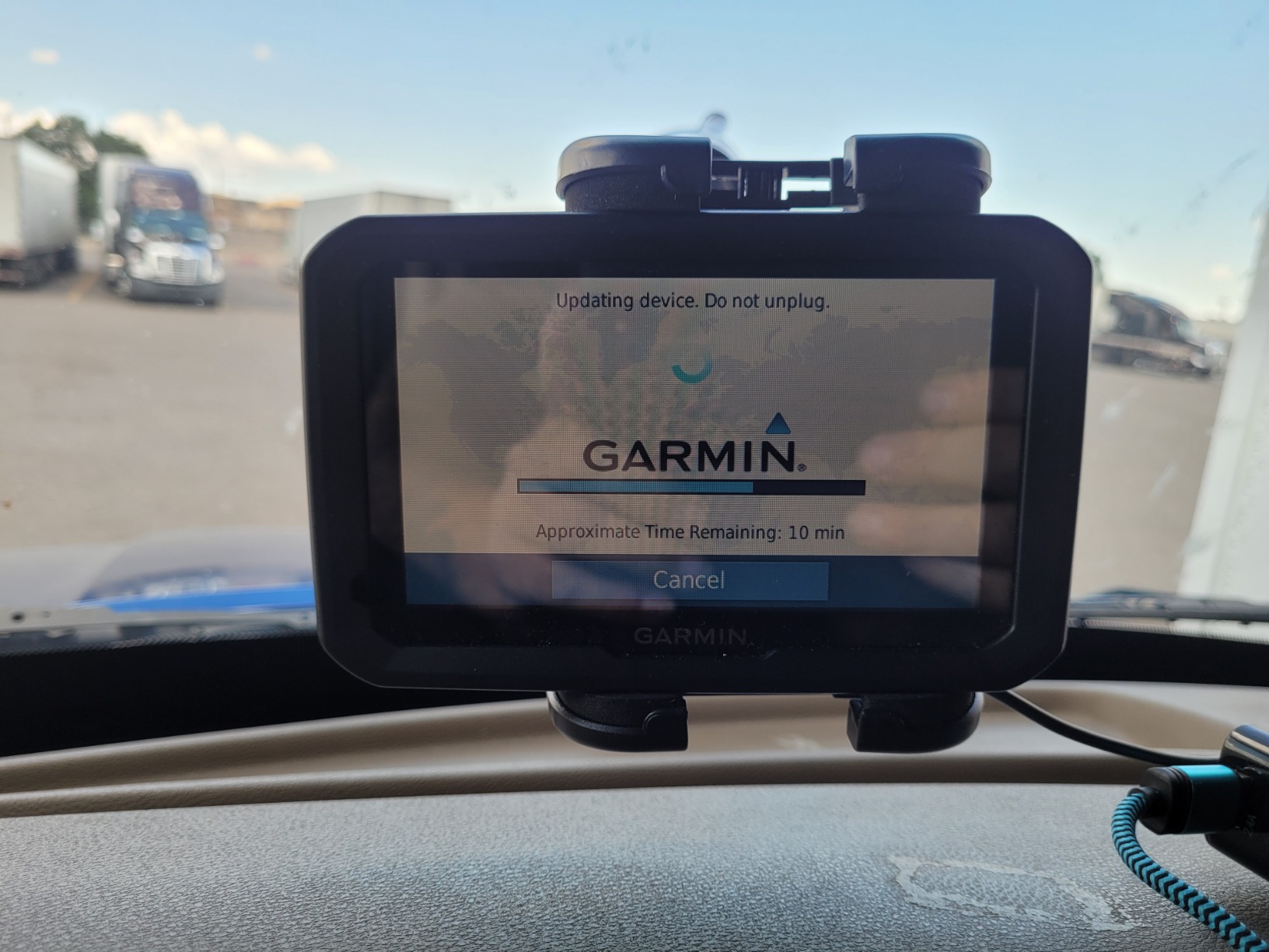 Garmin dezl 580 LMT-S, Truck GPS Navigator with 5-inch Display, Free Lifetime Map Updates, Live Traffic and Weather customer photo 2