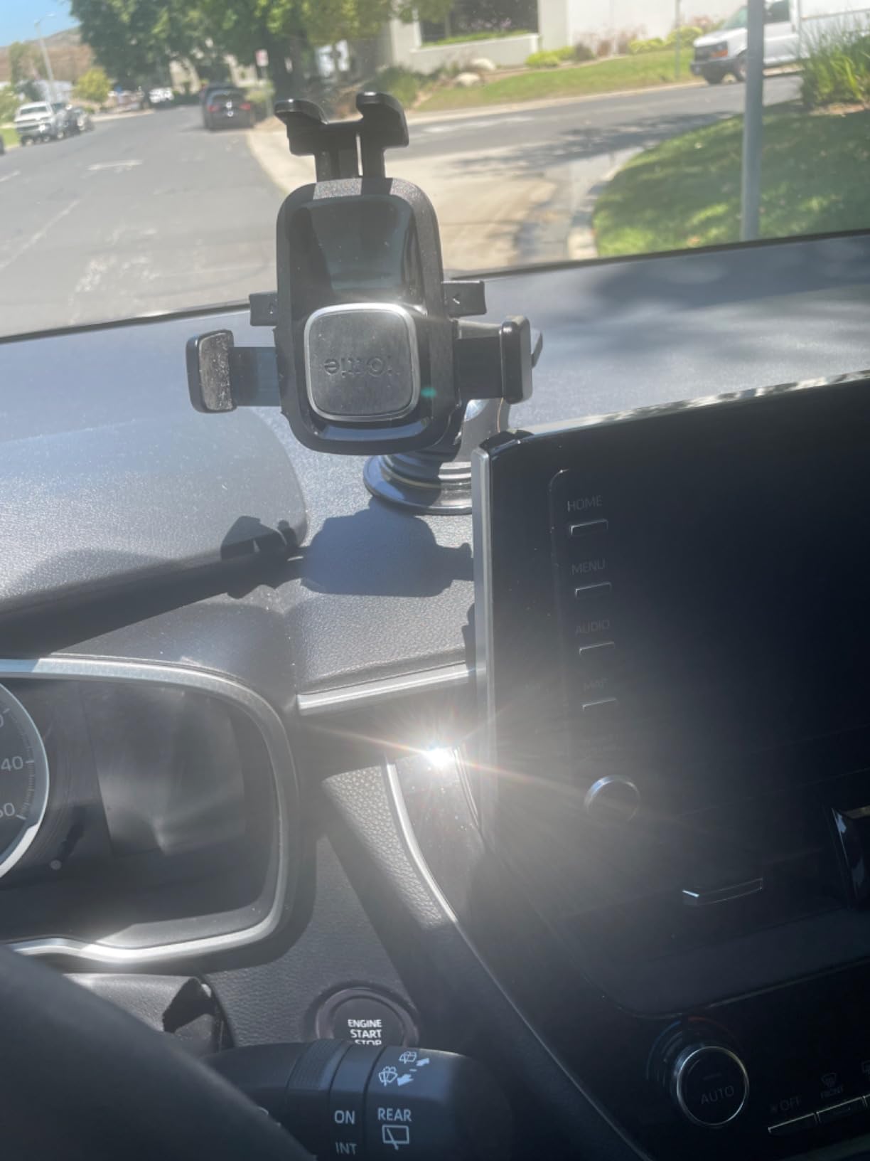 iOttie Easy One Touch Classic Dash & Windshield Universal Car Mount Phone Holder customer photo 1