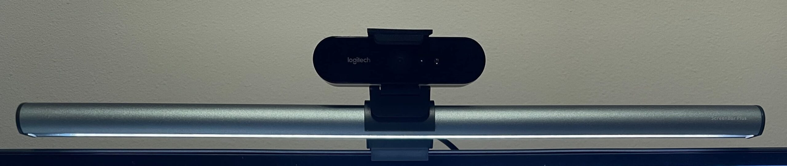 BenQ ScreenBar LED Monitor Light Bar - Auto-dimming, Adjustable Brightness and Color Temperature, No Screen Glare, Space-Saving, Eye-Care USB Monitor Lamp customer photo 1