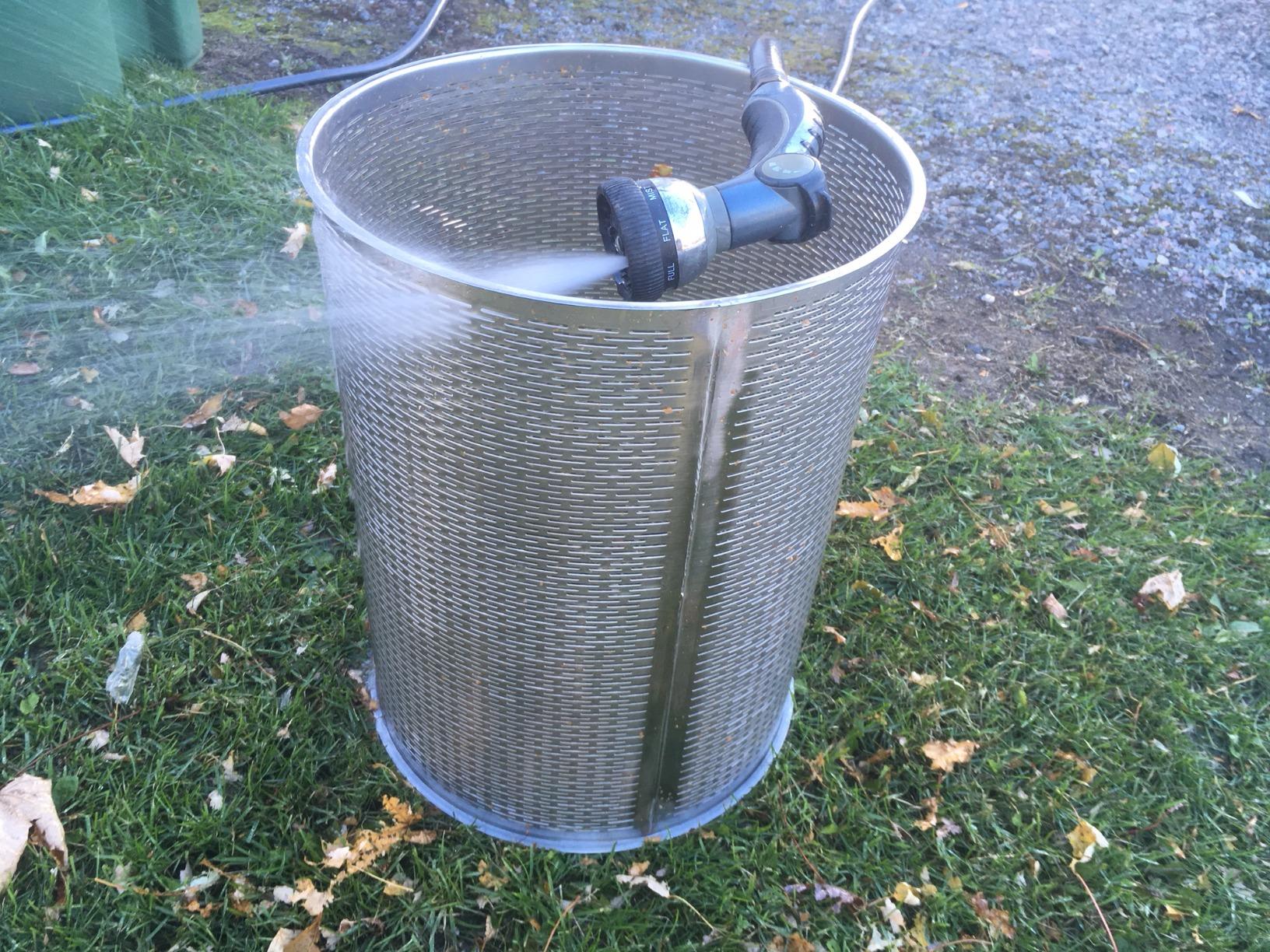 Hydraulic Fruit Wine Press - Electricity-Free/Water-powered Cider Wine Bladder Press, Natural Juice Making(5.3 Gallon, with Filter Bag/Splash Guard) customer photo 1