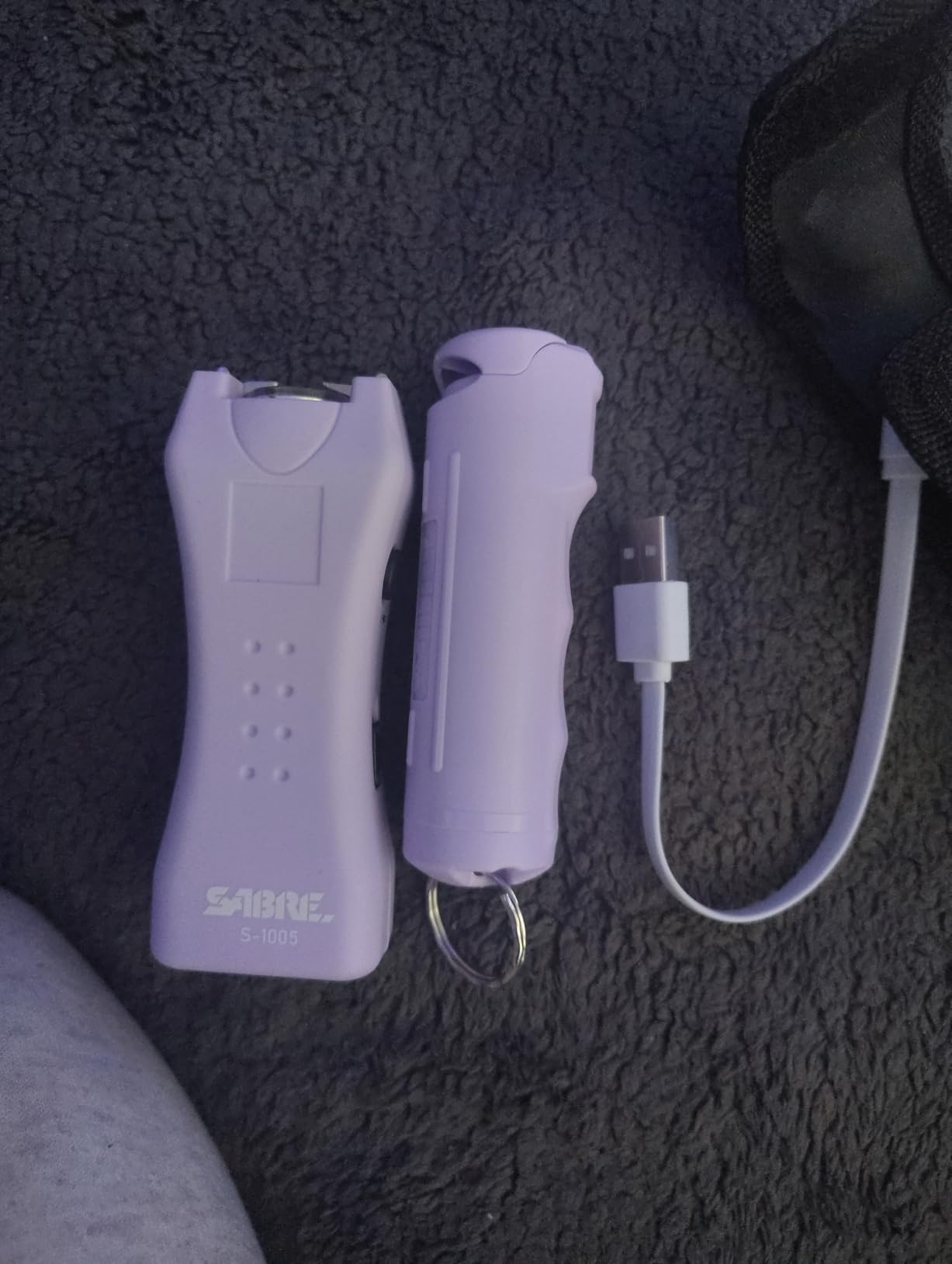 SABRE Pepper Spray & 2-in-1 Stun Gun with Flashlight, Self Defense Kit, Fast Flip Top Safety, Finger Grip for Better & Faster Aim, Painful 1.60 µC Charge, 120 Lumen LED Light, Rechargeable, 0.54 fl oz customer photo 2