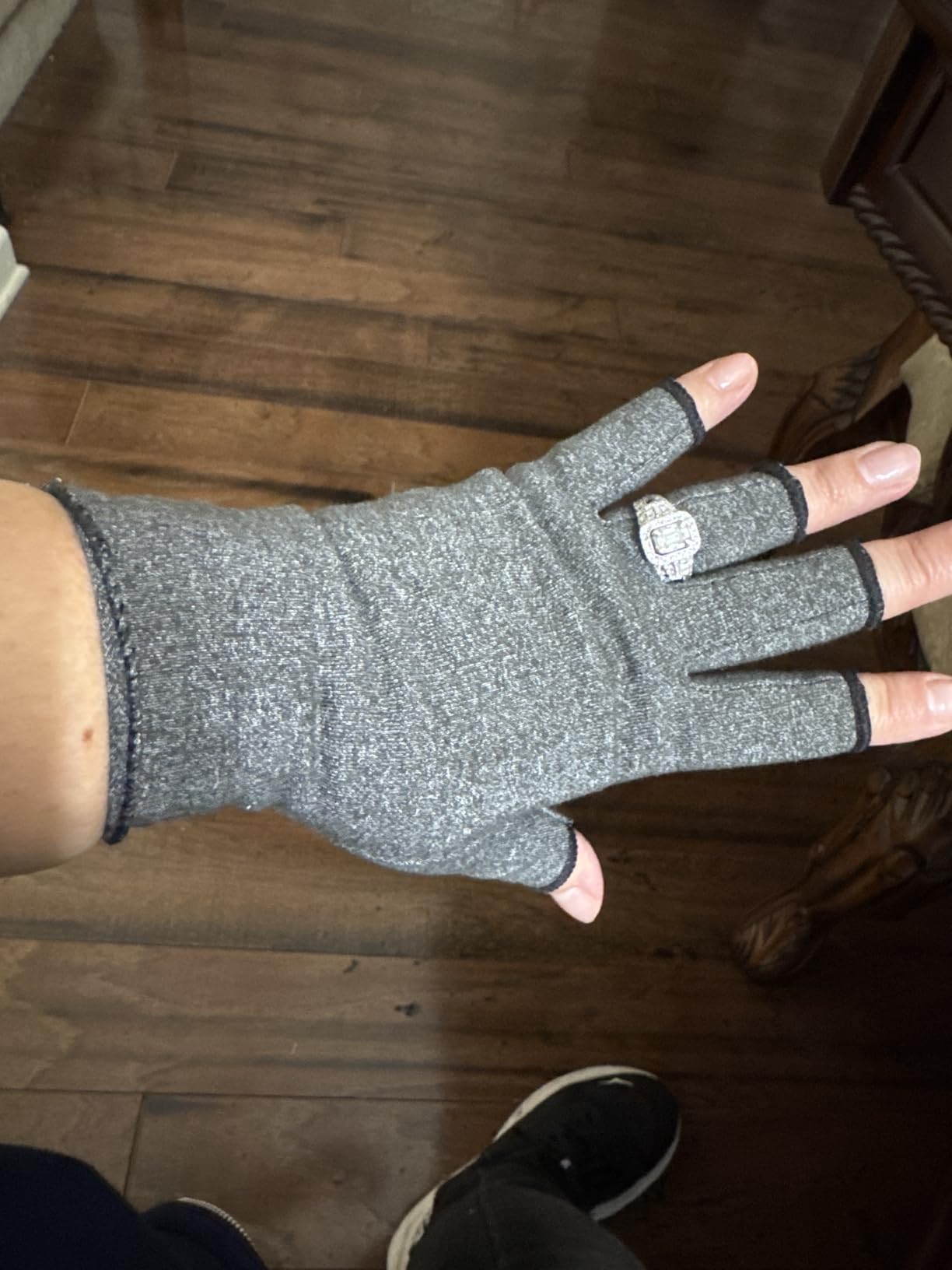 Duerer Arthritis Gloves Women Men, Carpal Tunnel, Rheumatoid, Tendonitis, Fingerless Hand Thumb Compression Gloves customer photo 1