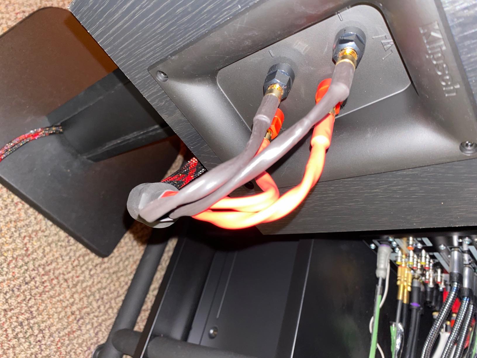 k4B-2B Bi-Wire Speaker Cable (2 Banana Plugs - 4 Banana Plugs), 1pair Set (Total 12 banana Plugs), 3M(9.8ft) customer photo 2