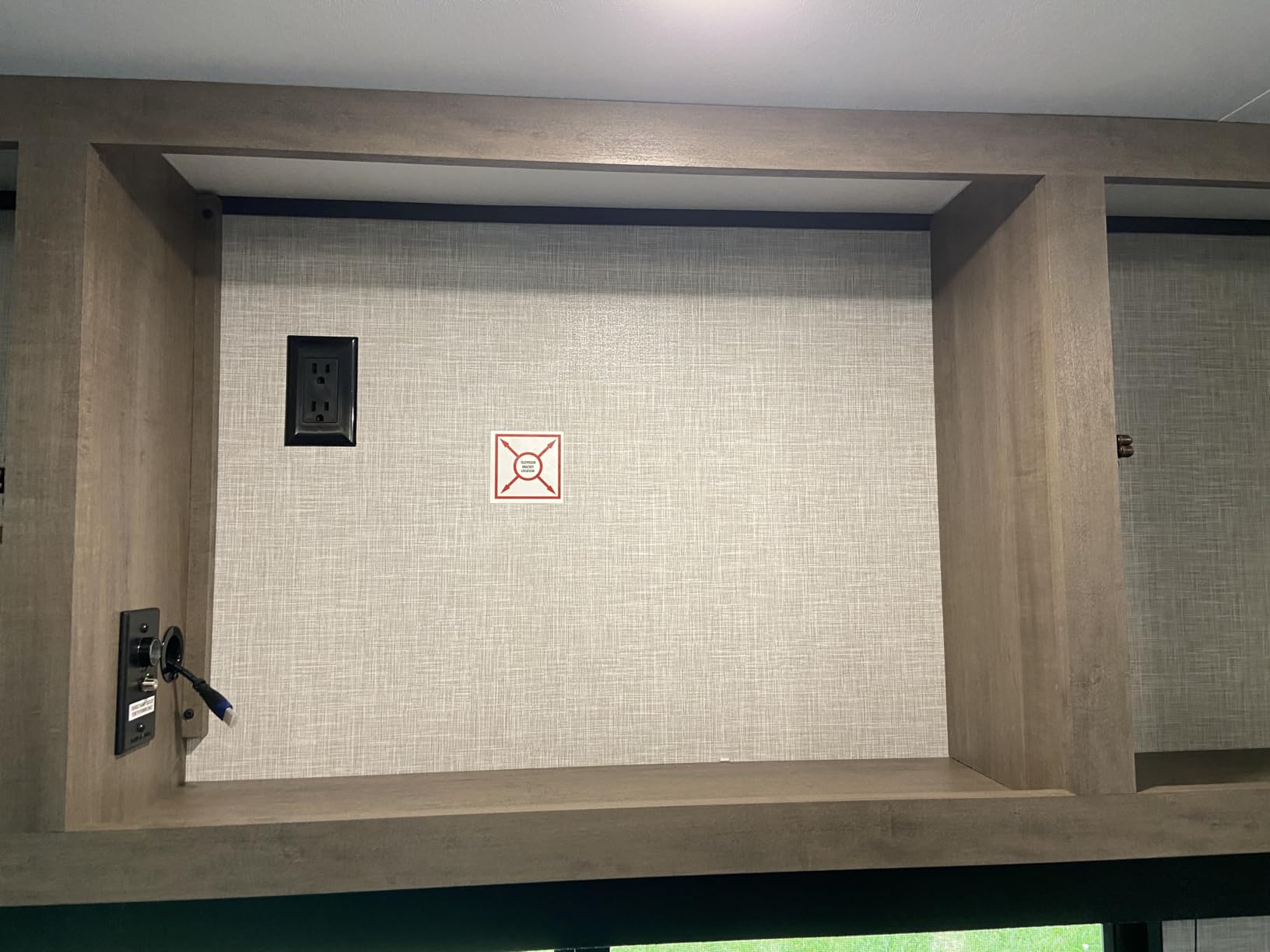 Mounting Dream UL Listed Lockable RV TV Mount for Most 17-43 inch TV, RV Mount for Camper Trailer Motor Home Boat Truck, Full Motion Unique One Step Lock RV TV Wall Mount, VESA 200mm, 44 lbs, MD2210 customer photo 2