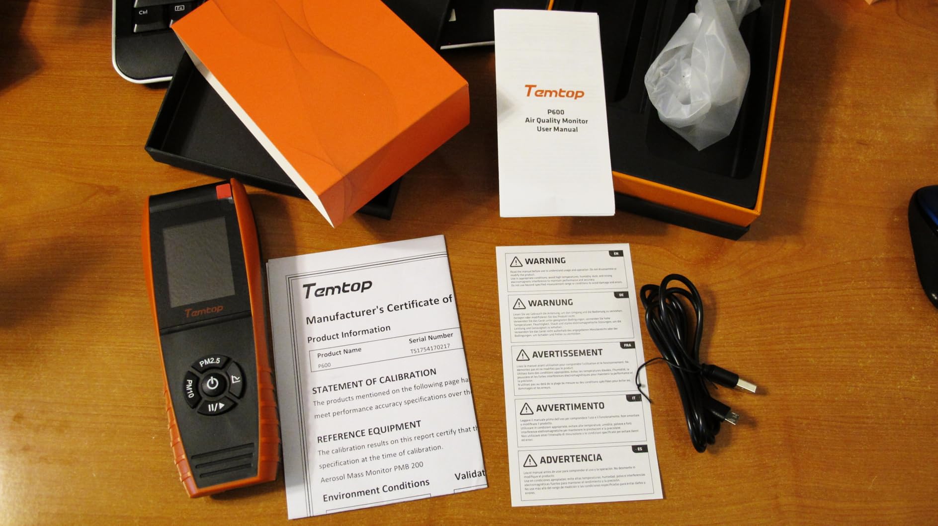 Temtop PM2.5 Monitor P600, Essential Air Particle Meter PM2.5 PM10 Air Quality Tester for Indoor/Outdoor Air Pollution Detection, Particle-Centric Detector w/Data Histogram Display customer photo 2