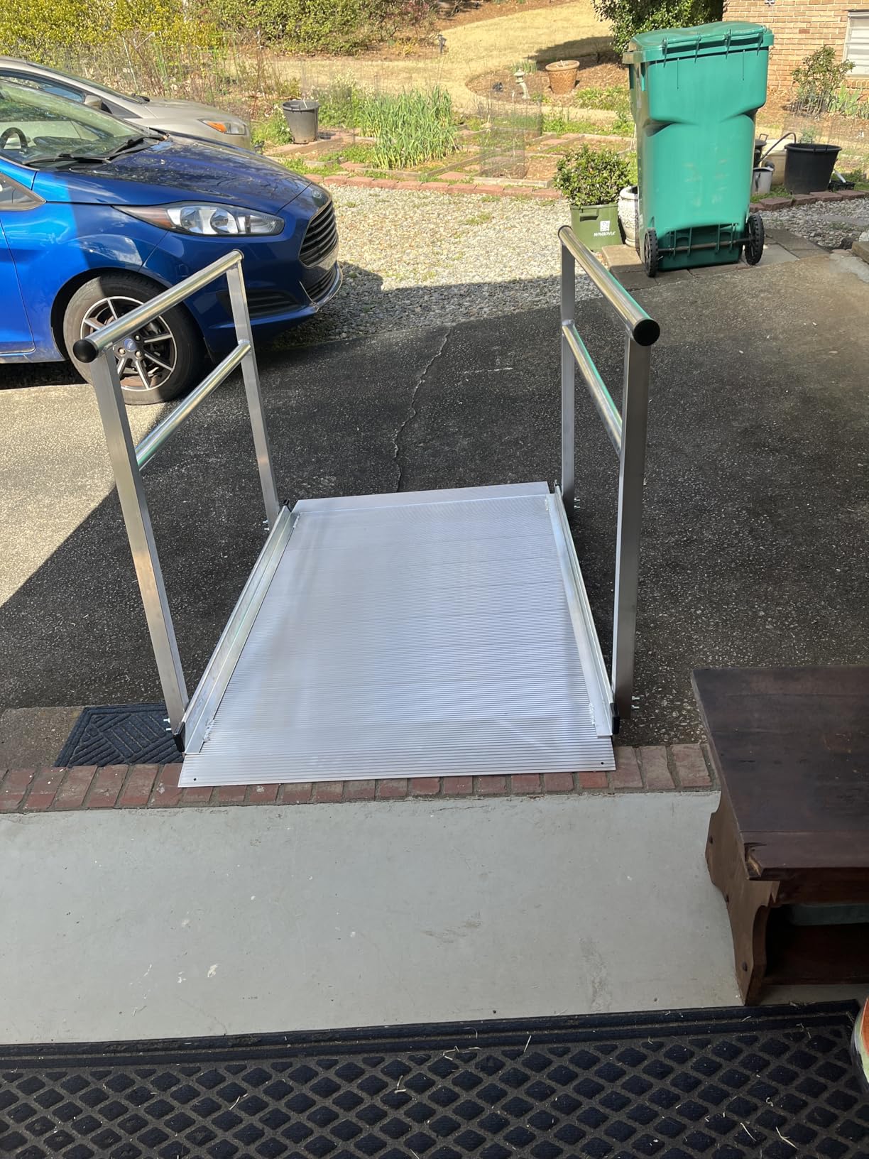 8' Wheelchair Ramp for Home Steps, 850 lb Capacity, Handrails, Non-Slip, Entry Access for Mobility Scooters, Power Chairs, 36