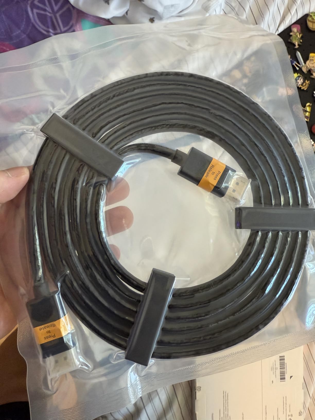 Cable Matters [VESA Certified] 32.4Gbps DisplayPort 1.4 Cable - 6ft, Support 8K 60Hz, 4K 240Hz DisplayPort Cable 1.4 with FreeSync, G-SYNC and HDR for Gaming Monitor, PC, RTX 4080/4090, RX 6800/6900 customer photo 1