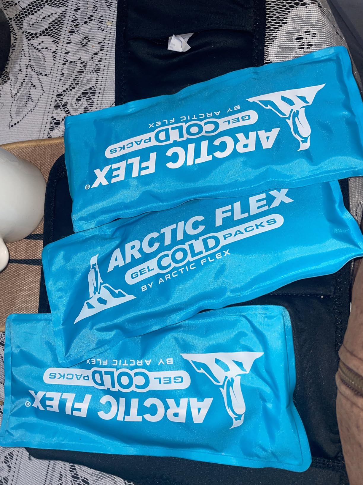 Vive Knee Ice Pack Wrap - Cold/Hot Gel Compression Brace - Heat Support Strap for Arthritis Pain, Tendonitis, ACL, Athletic Injury, Osteoarthritis, Women, Men, Running, Meniscus and Patella Surgery customer photo 1