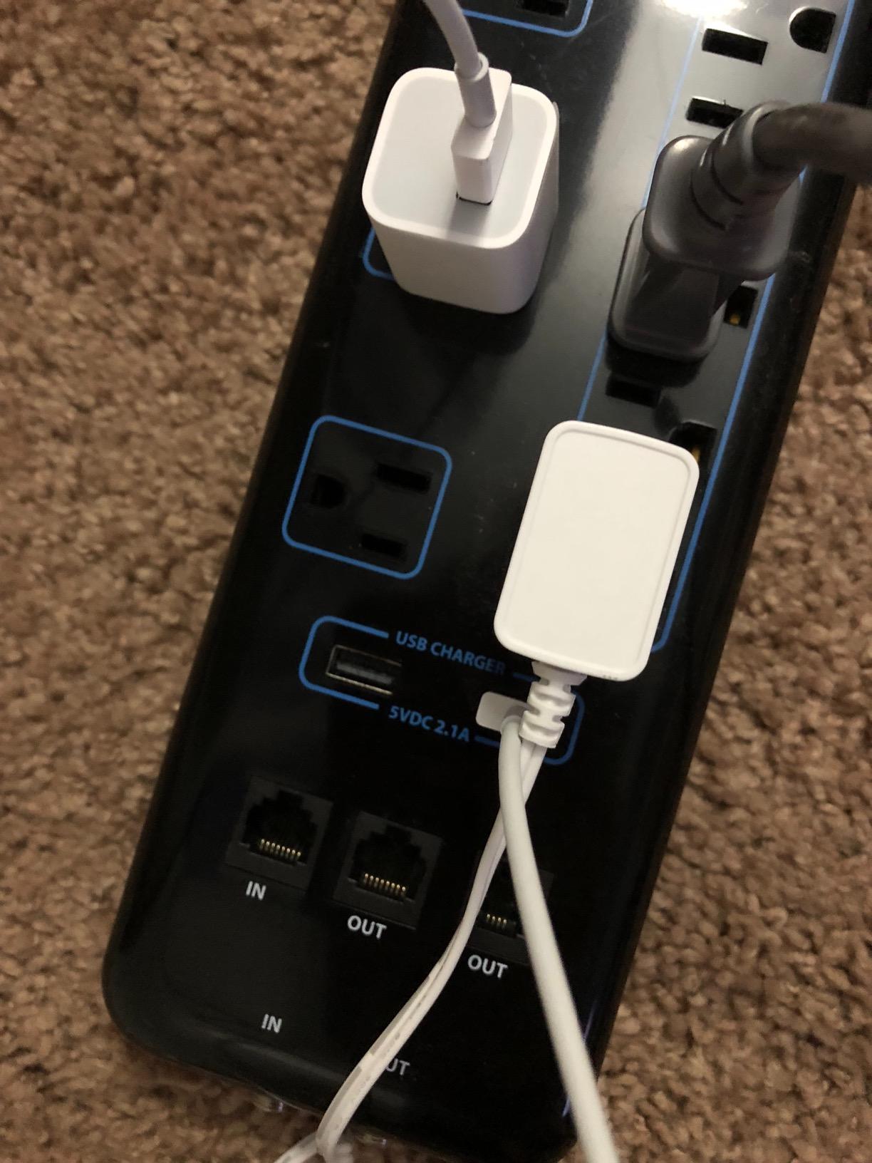 iOttie iON Wireless Mini Fast Charging Pad || Qi-Certified Charger 7.5W for iPhone XS Max R 8 Plus 10W for Samsung Galaxy S10 E S9 S8 Plus Edge, Note 9 | AC Adapter NOT Included | Charcoal customer photo 1