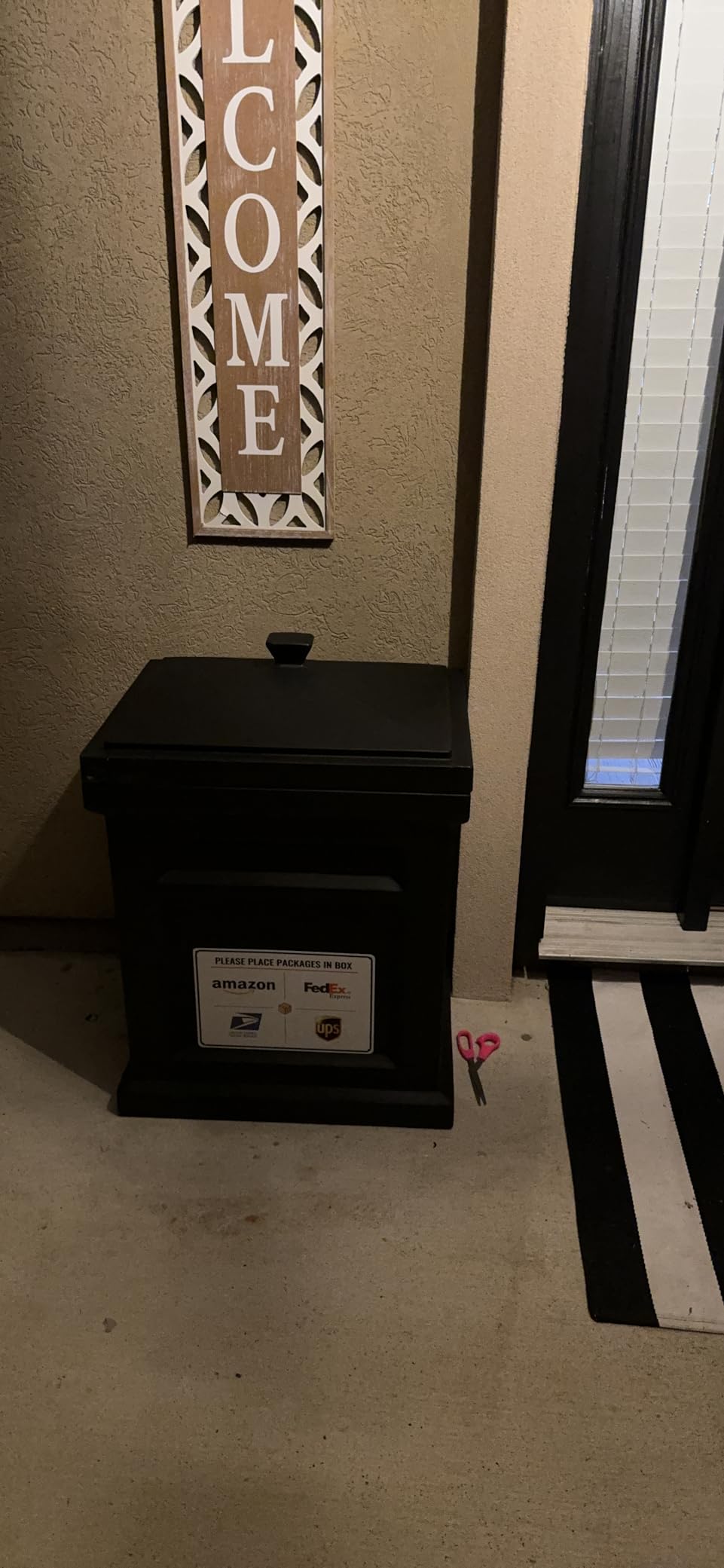 Step2 Express Parcel Delivery Box, Large Outdoor Package Bin with Lid, Weather-Resistant, Black customer photo 2