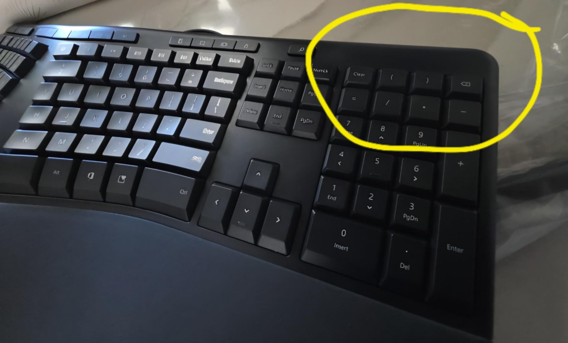 Microsoft Ergonomic Keyboard for Business - Wired - Black customer photo 1