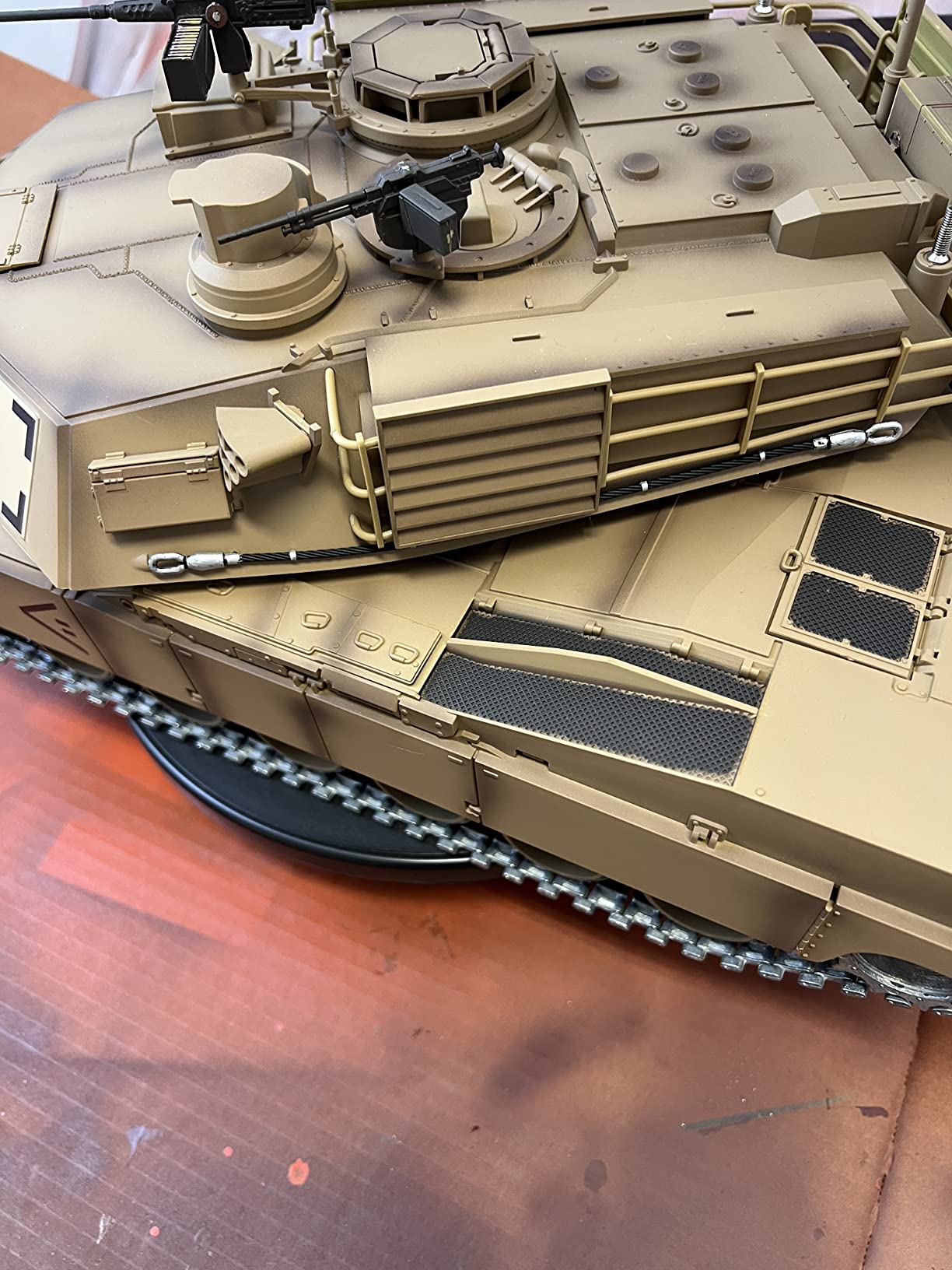 HengLong Modified Edition 1/16 2.4ghz Remote Control US M1A2 Abrams Tank Model(360-Degree Rotating Turret)(Steel Gear Gearbox)(3800mah Battery)(Metal Tracks &Sprocket Wheel & Idle Wheel) customer photo 2