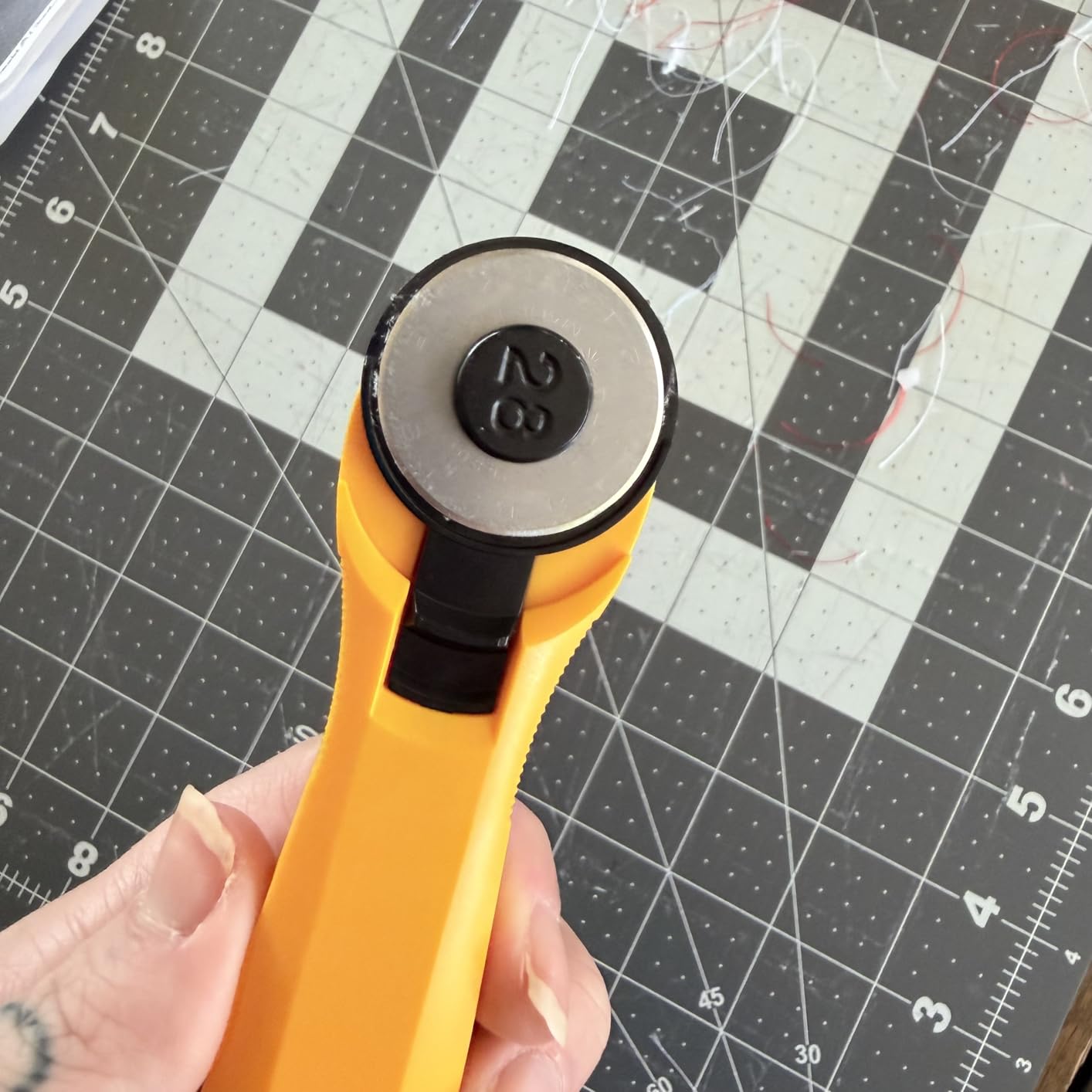 OLFA 28mm Quick-Change Rotary Cutter (RTY-1/C) - Rotary Fabric Cutter w/Blade Cover for Quilting, Sewing, Crafts, Replacement Blade: OLFA RB28-2 customer photo 1