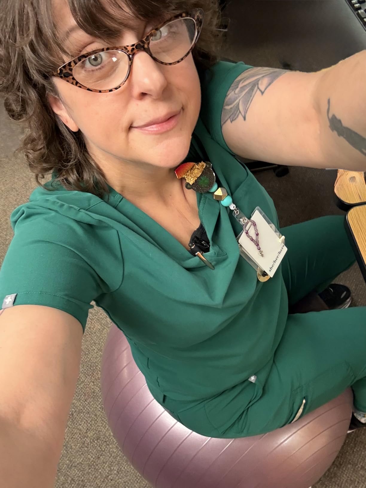 Trideer Exercise Ball for Office Desk, Yoga Ball Chair to Relieve Back Pain, Stability & Fitness Ball Seat with Base, Home Gym Core Workout, Abs, Stretching & Therapy customer photo 1