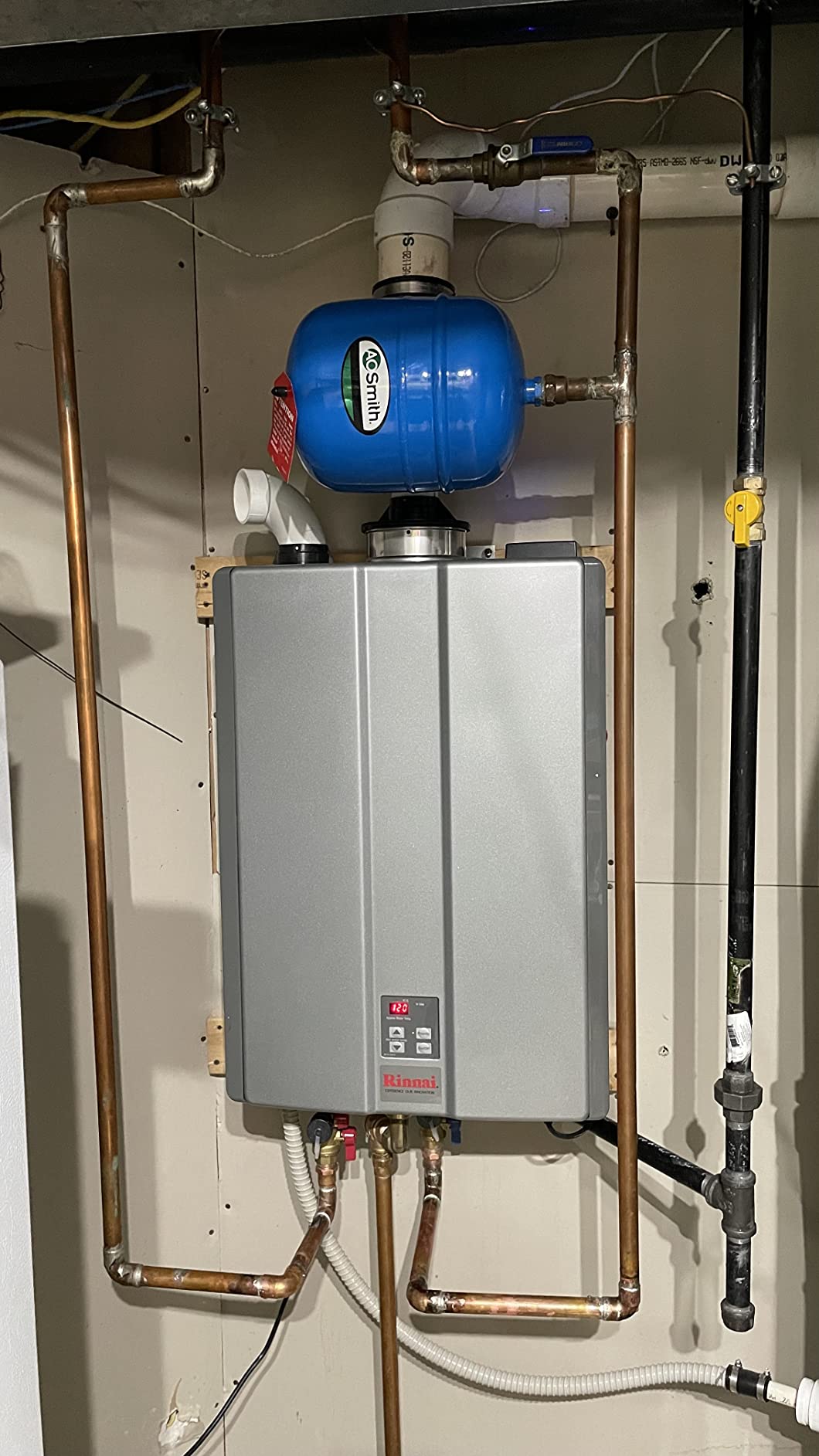 Rinnai RUR160iN Condensing Tankless Hot Water Heater, 9 GPM, Natural Gas, Indoor Installation customer photo 1