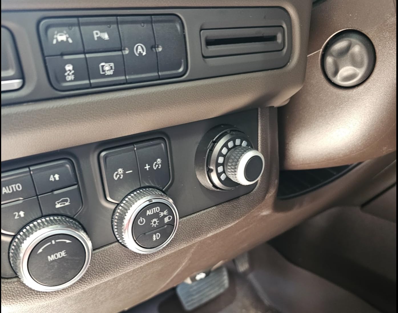 CURT 51170 Spectrum Brake Control w/Triple-Axis Accelerometer Motion-Sensing Accelerometer Spectrum Brake Control customer photo 1