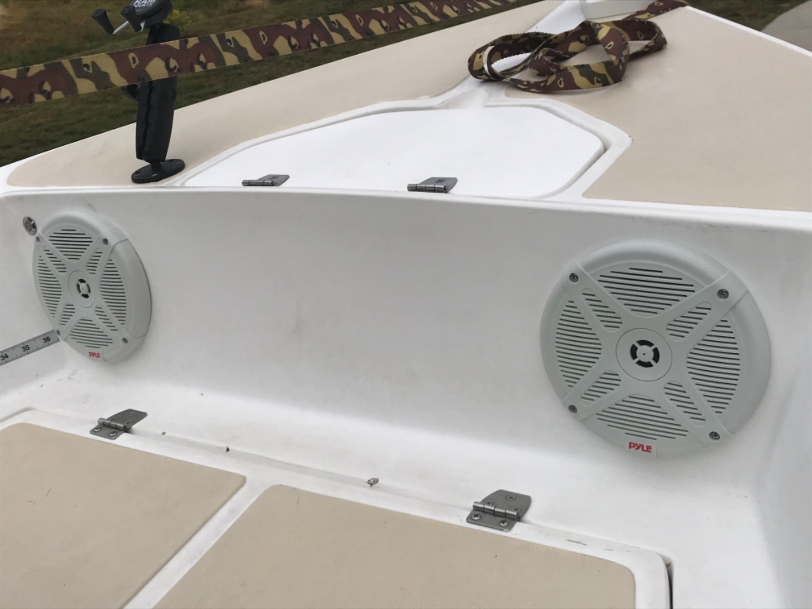 Pyle 6.5 Inch Bluetooth Marine Speakers - 2-way IP-X4 Waterproof and Weather Resistant Outdoor Audio Dual Stereo Sound System with 600 Watt Power - White customer photo 2
