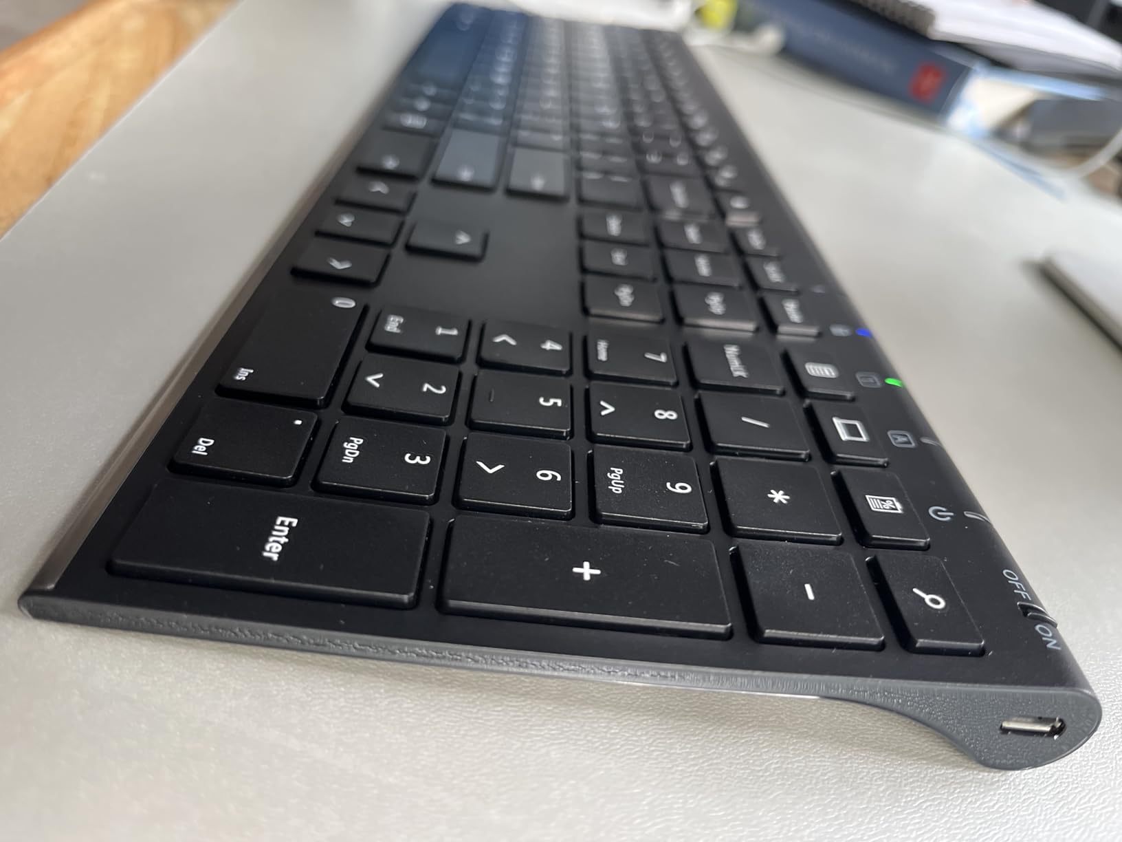 Arteck 2.4G Wireless Keyboard Stainless Steel Ultra Slim Full Size Keyboard with Numeric Keypad for Computer/Desktop/PC/Laptop/Surface/Smart TV and Windows 10/8/ 7 Built in Rechargeable Battery customer photo 1