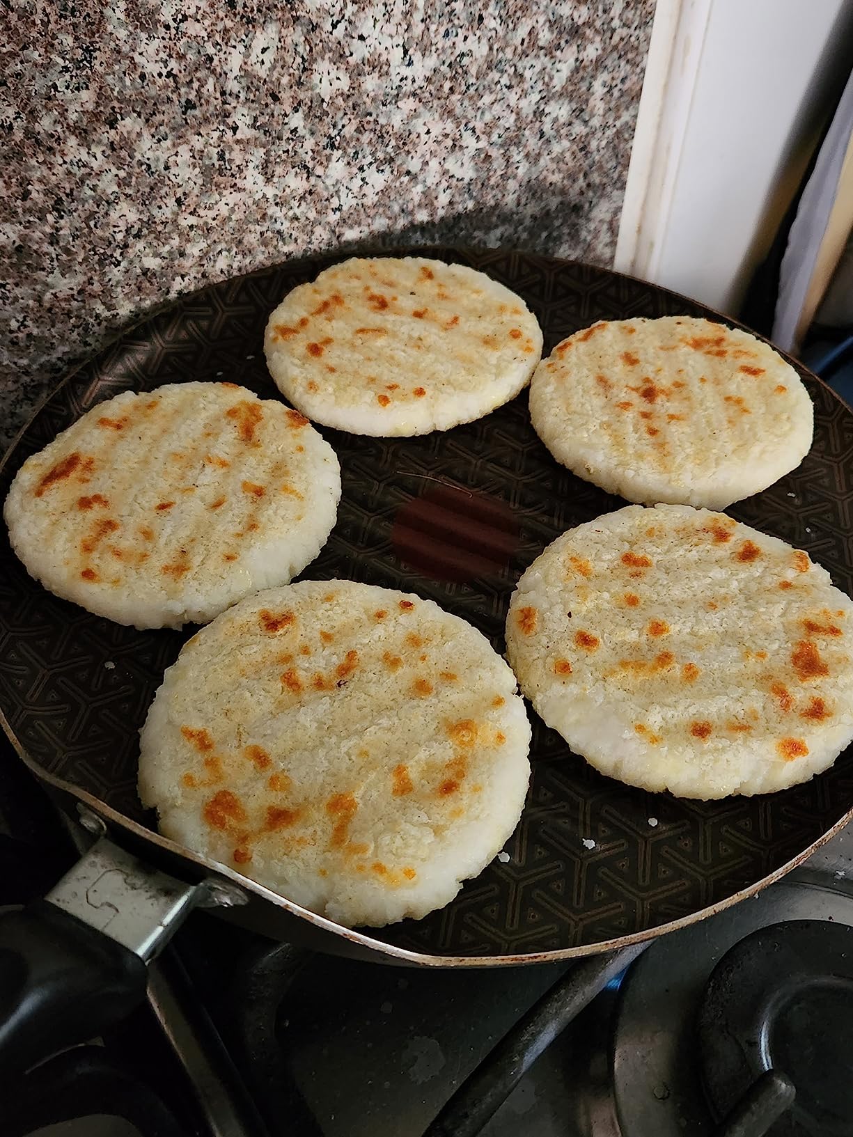 Huanyu Manual Meat Grinder - Heavy Duty Stainless Steel, Effortless Hand Crank for Fresh Ground Beef, Sausages & Pet Food - Compact, Dishwasher Safe - Perfect for Home Restaurant & Outdoor customer photo 2