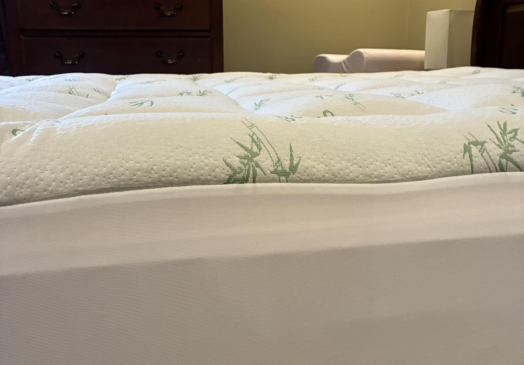 Niagara Ultra Soft Queen Size Mattress Topper - Viscose Made from Bamboo Pillow Top Mattress Pad for Back Pain Relief - Naturally Cooling for Hot Sleepers, Green customer photo 2