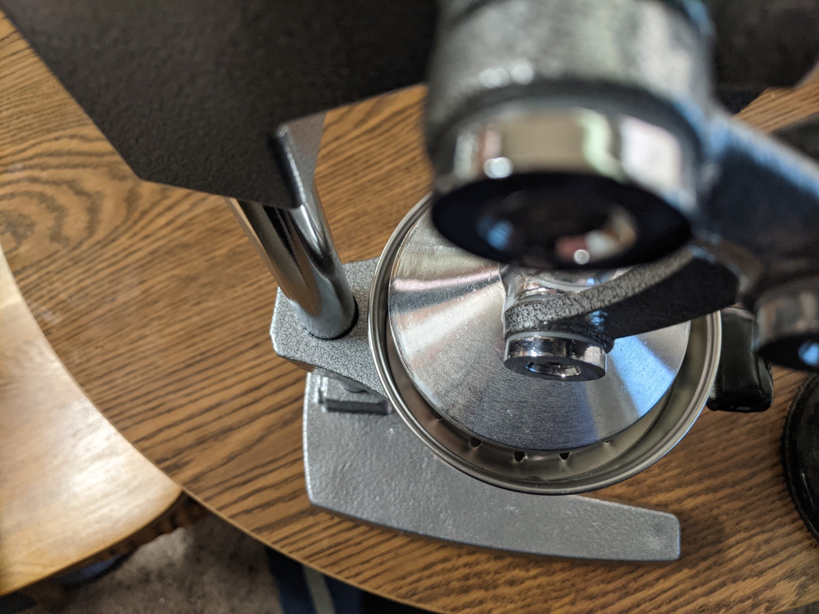 Zulay Kitchen Cast Iron Juicer - Easy-to-Clean Heavy-Duty Manual Juicer, Professional Citrus Juicer - Stainless Steel Lemon Squeezer - Manual Citrus Press & Orange Squeezer - Orange Juicer (Black) customer photo 1