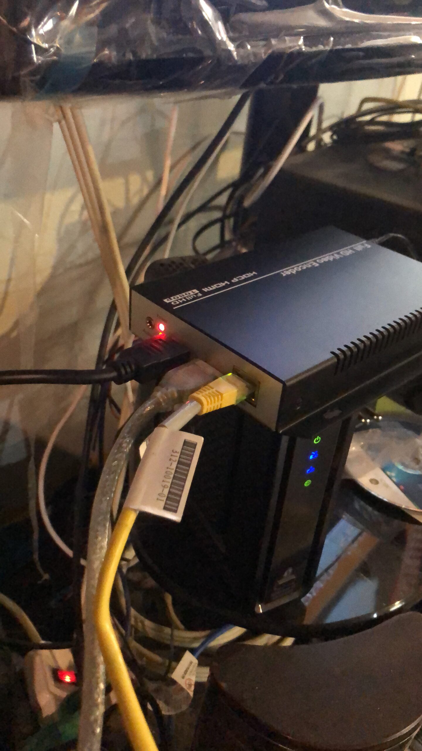 HD HEVC H.265 MPEG4 H.264 4K HDMI to Video Streaming IPTV Encoder for HDMI to RTSP RTMP HTTP UDP HLS ONVIF SRT Facebook YouTube Live Streaming Server customer photo 1