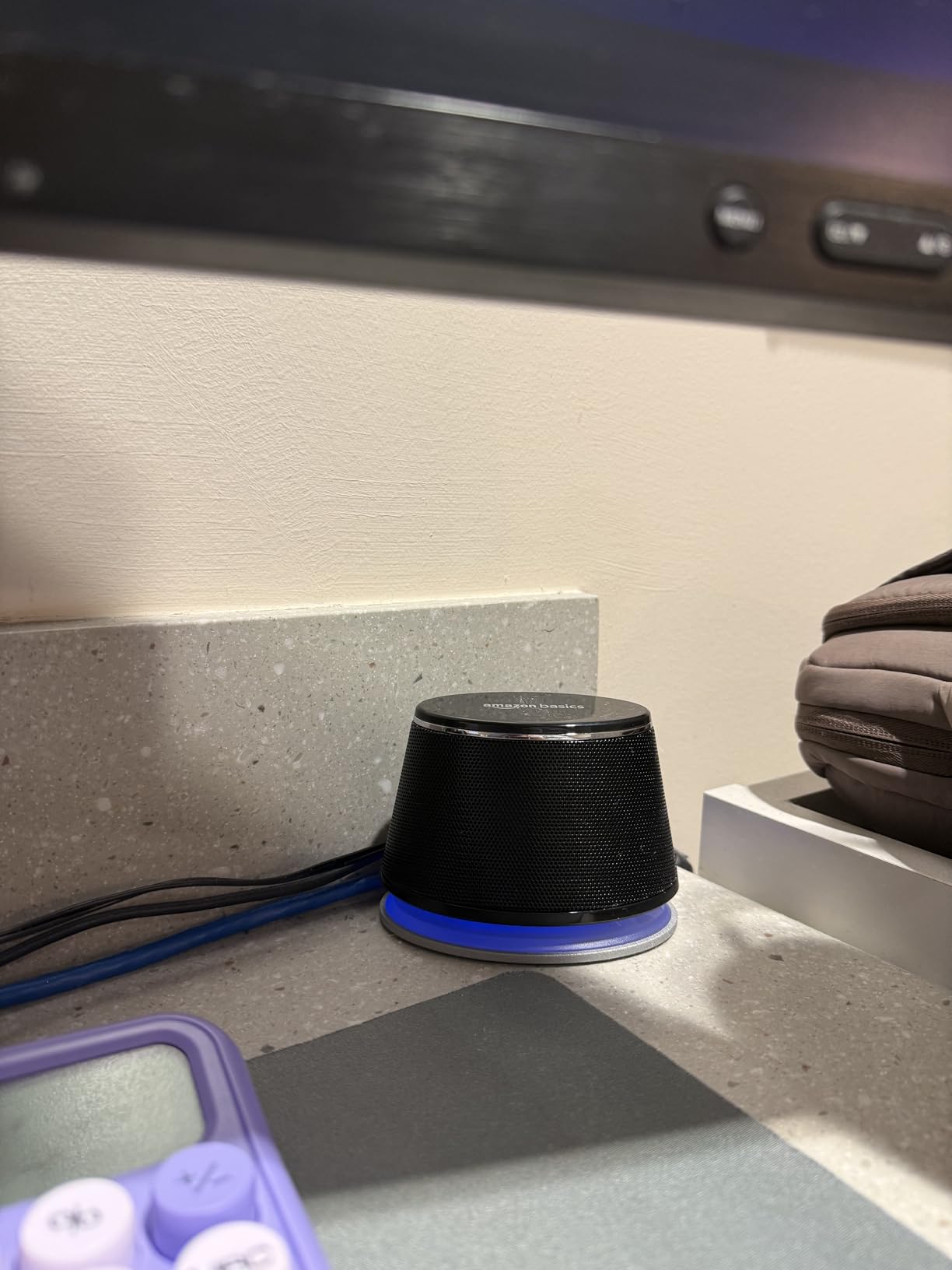 Amazon Basics Stereo 2.0 Speakers for PC or Laptop with Volume Control, 3.5mm Aux Input, USB-Powered, 1 Pair, Black customer photo 2