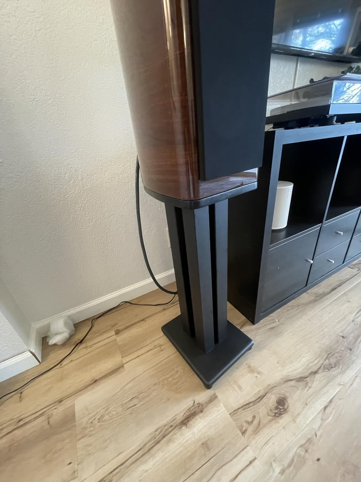 Monolith 28 Inch Speaker Stand (Each) - Supports 100 lbs, Adjustable Spikes, Compatible with Bose, Polk, Sony, Yamaha, Pioneer and Others, Black customer photo 2