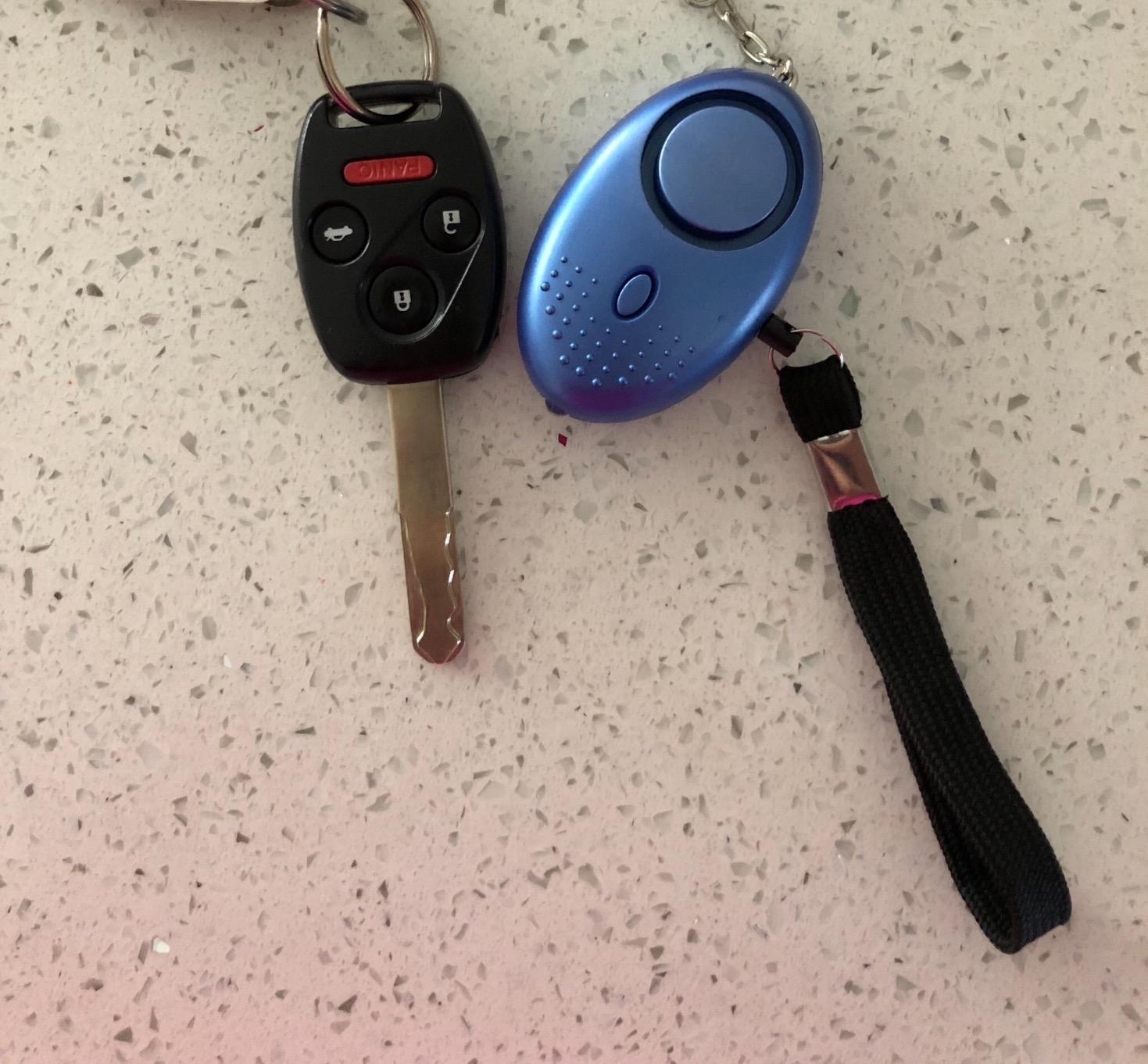 Safe Sound Personal Alarm, 3 Pack 145DB Personal Security Alarm Keychain with LED Lights, Emergency Safety Alarm for Women, Men, Children, Elderly customer photo 2